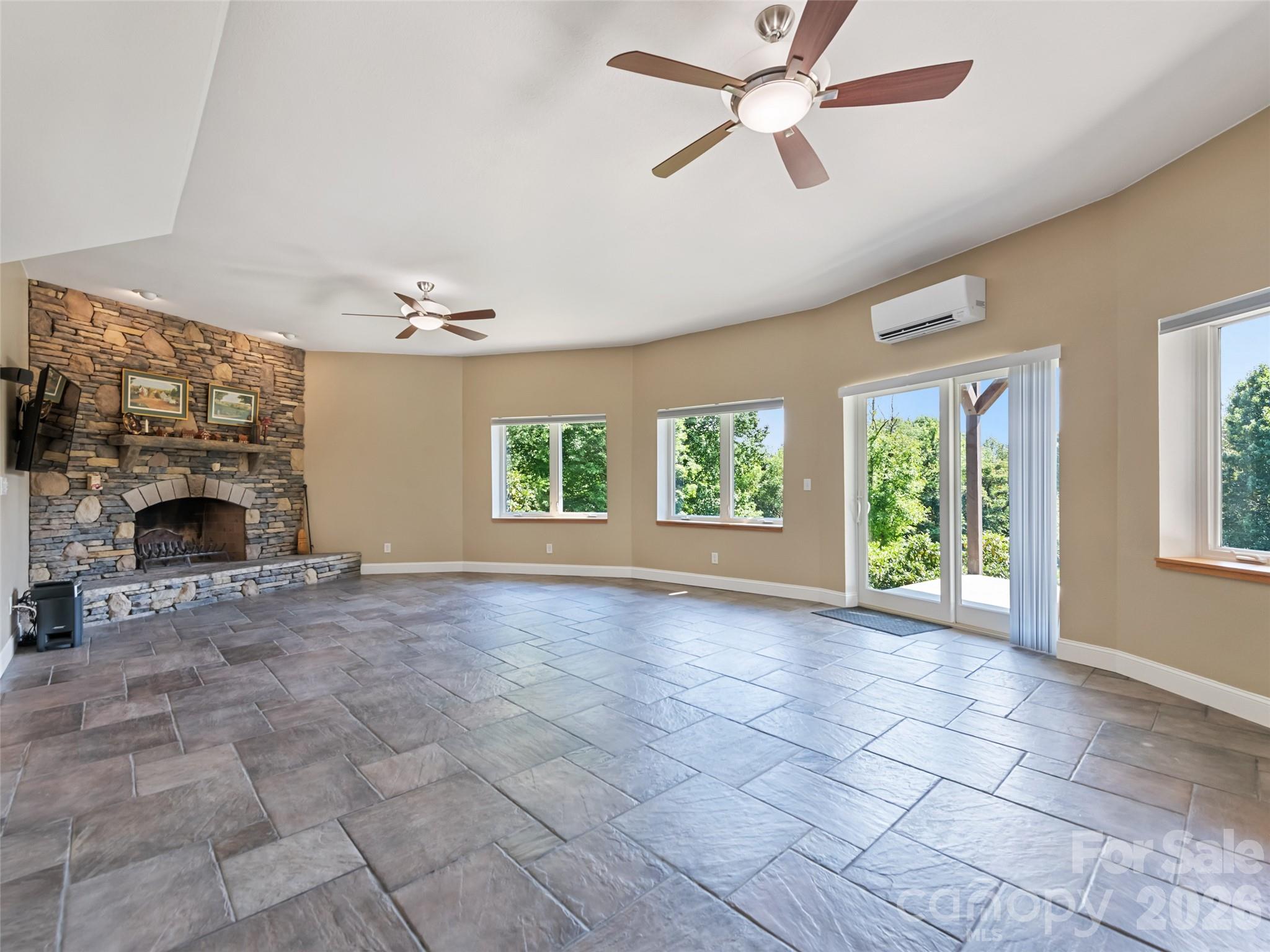 Single Family Residence at 555 Live Oak Loop, Waynesville, photo 32 of 48