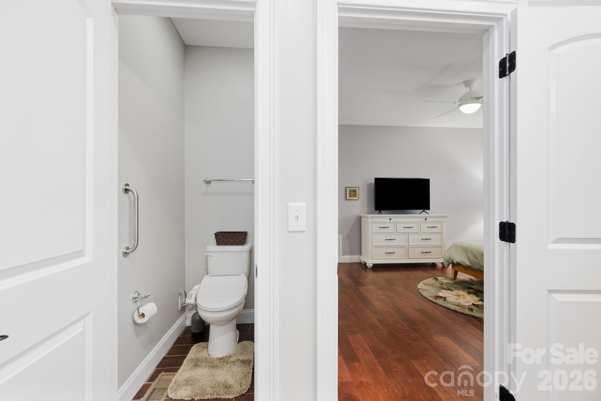 Water Closet - 26 Asher Lane, Arden