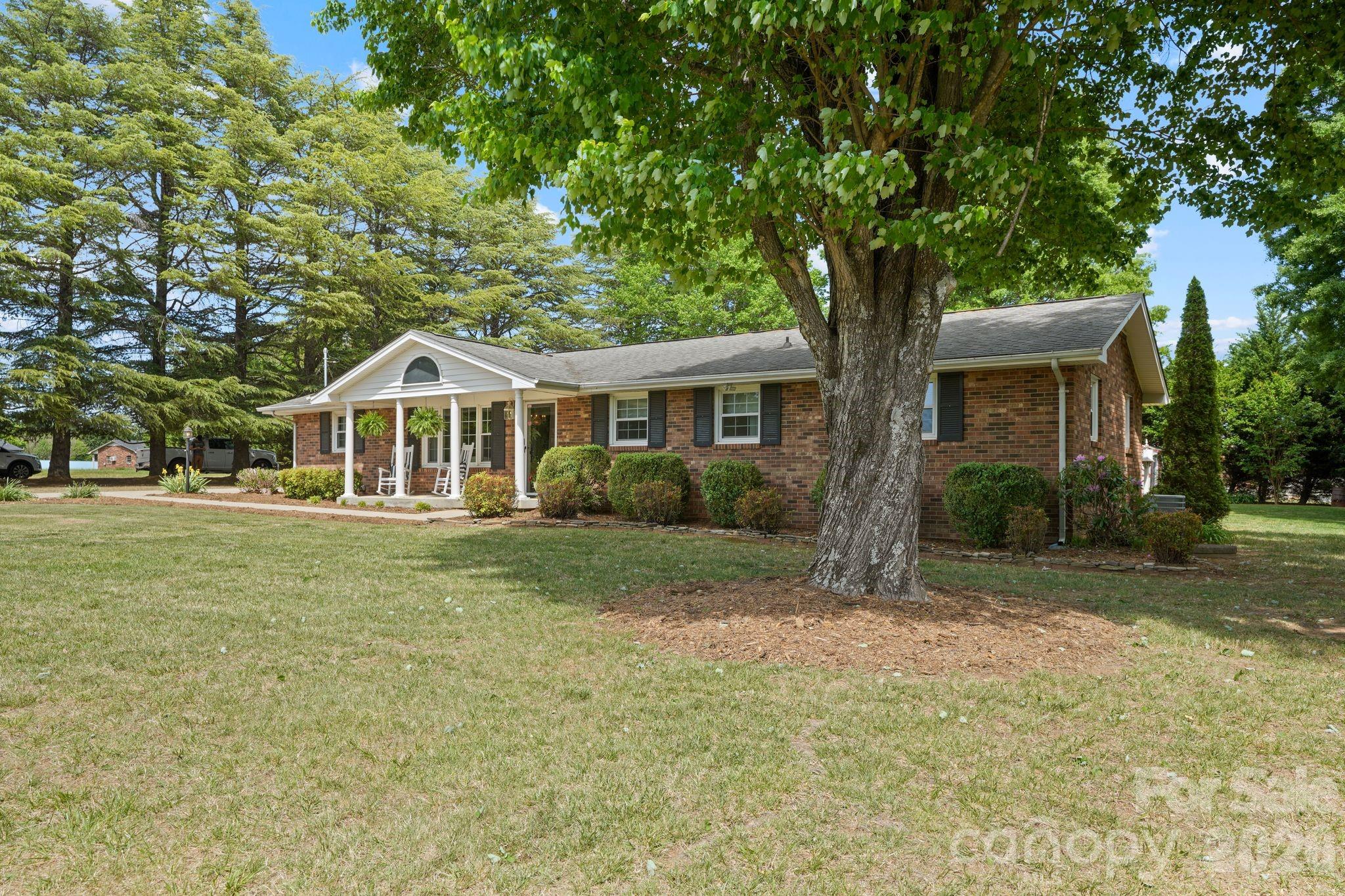 Single Family Residence at 3328 Sulphur Springs Road NE, Hickory, photo 2 of 41