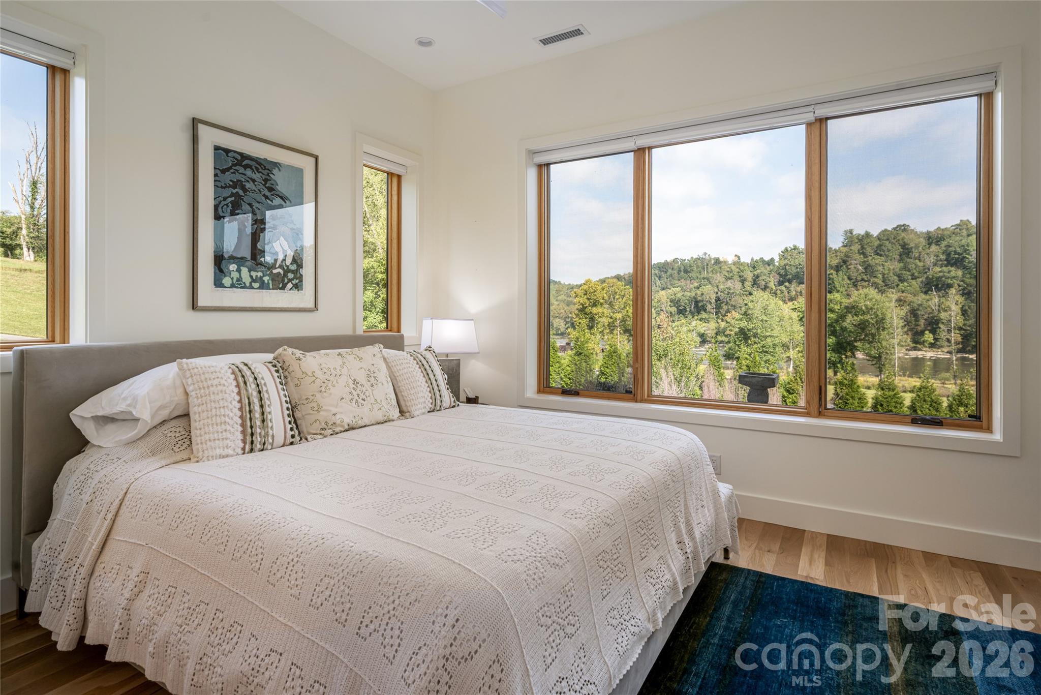 Guest bedroom 1 - 6 River Run, Asheville