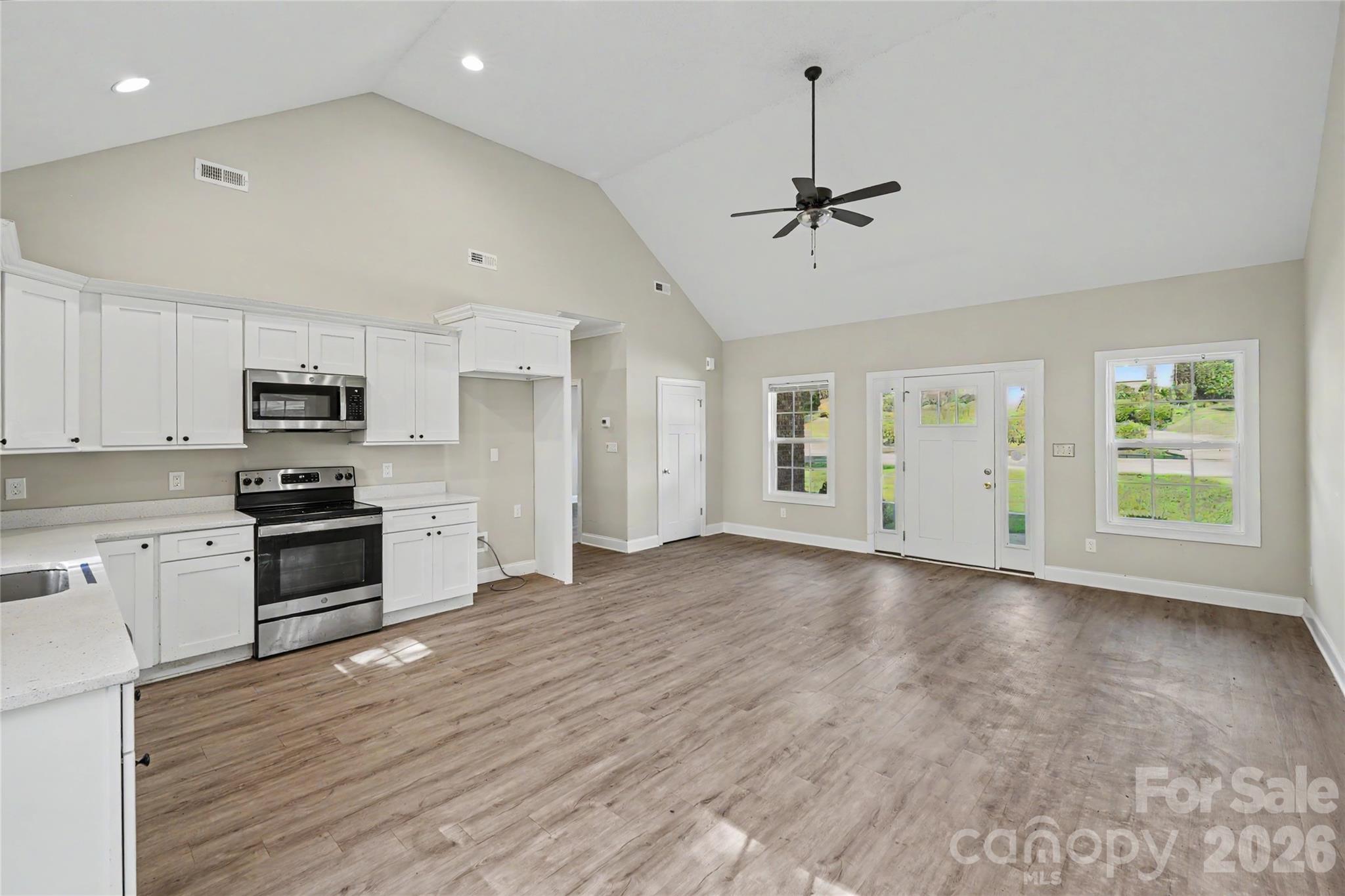 Single Family Residence at 161 Ole Eastpointe Drive, York, photo 2 of 26