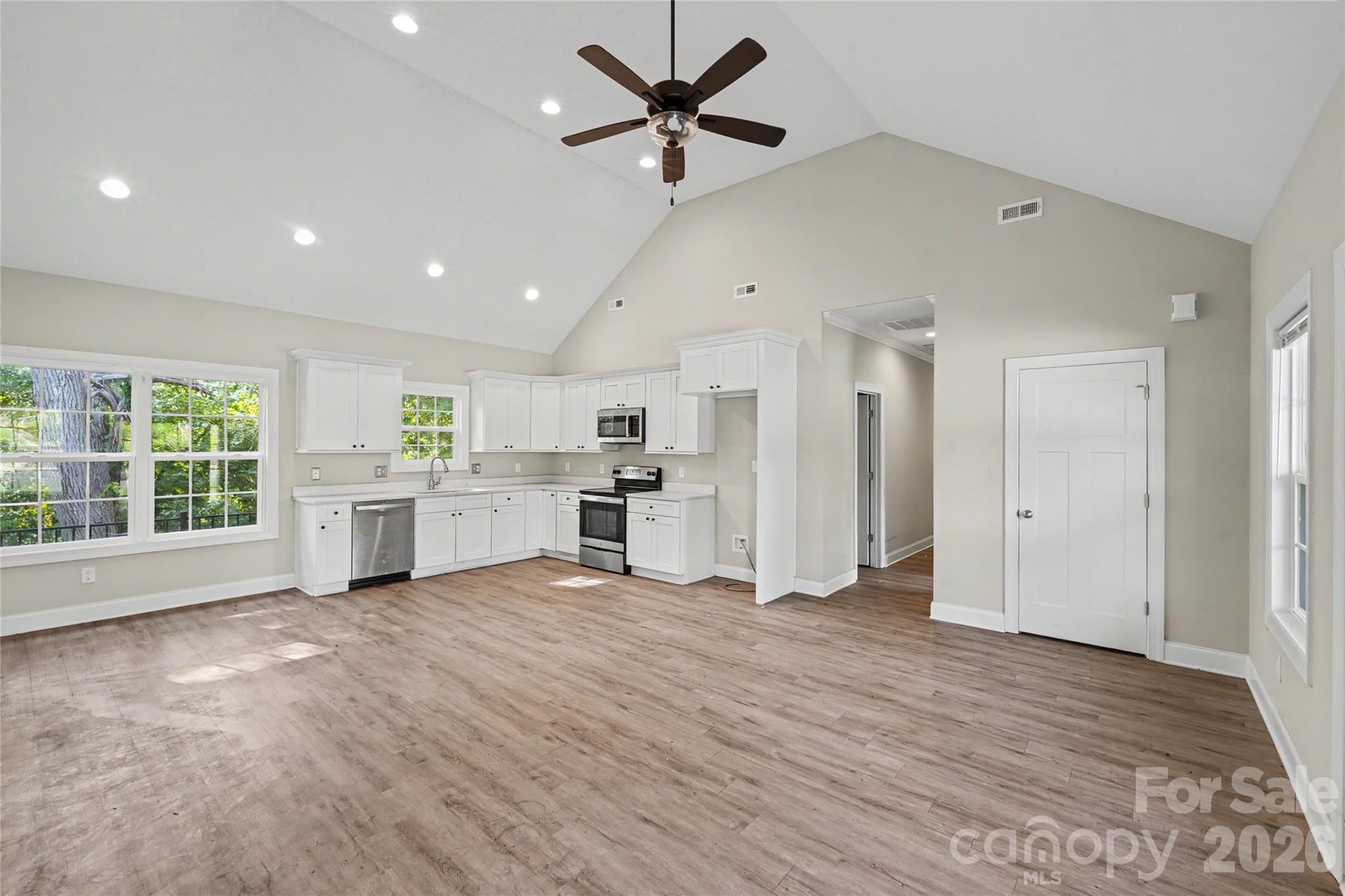 Single Family Residence at 161 Ole Eastpointe Drive, York, photo 9 of 26