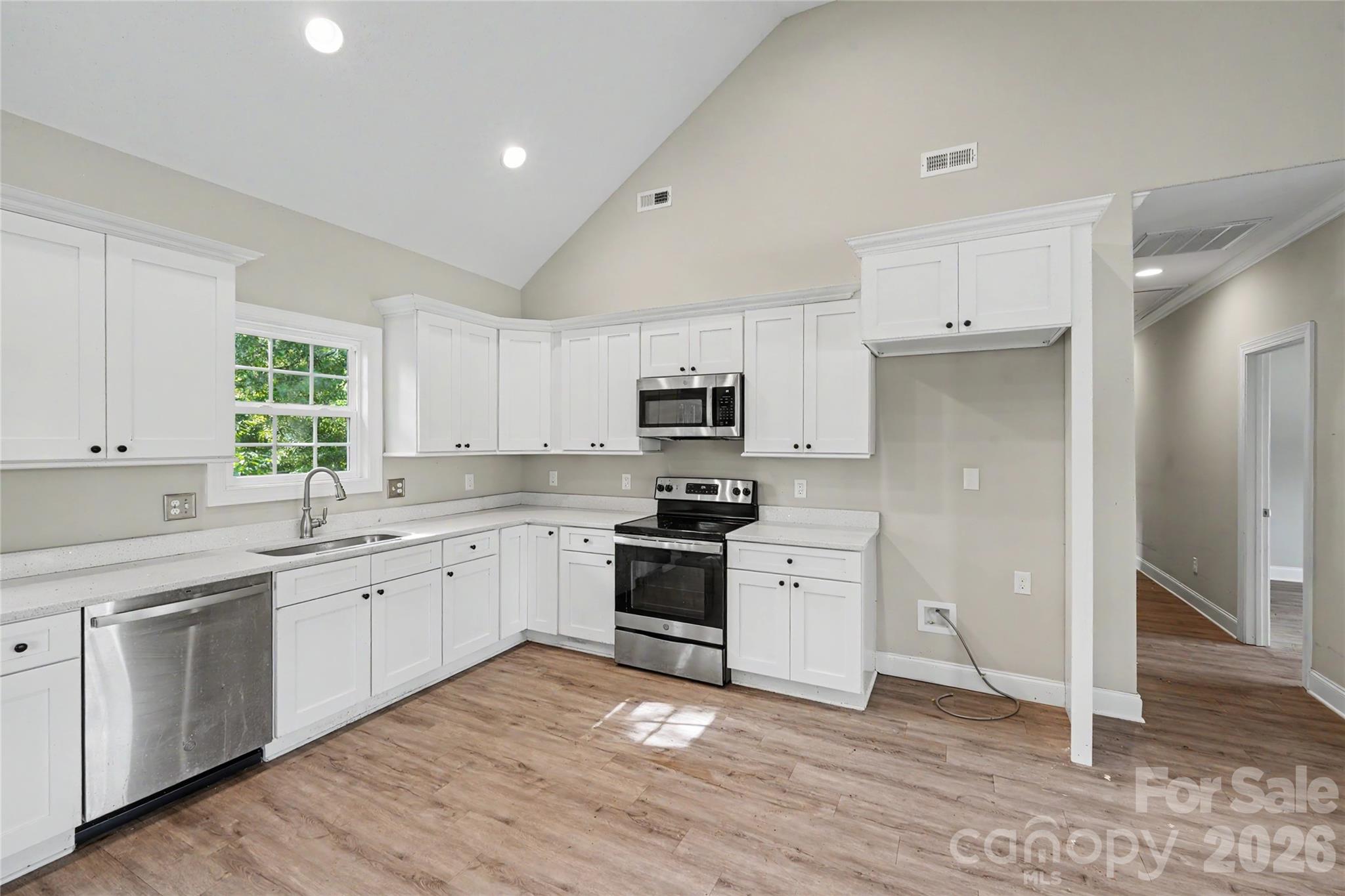 Single Family Residence at 161 Ole Eastpointe Drive, York, photo 12 of 26