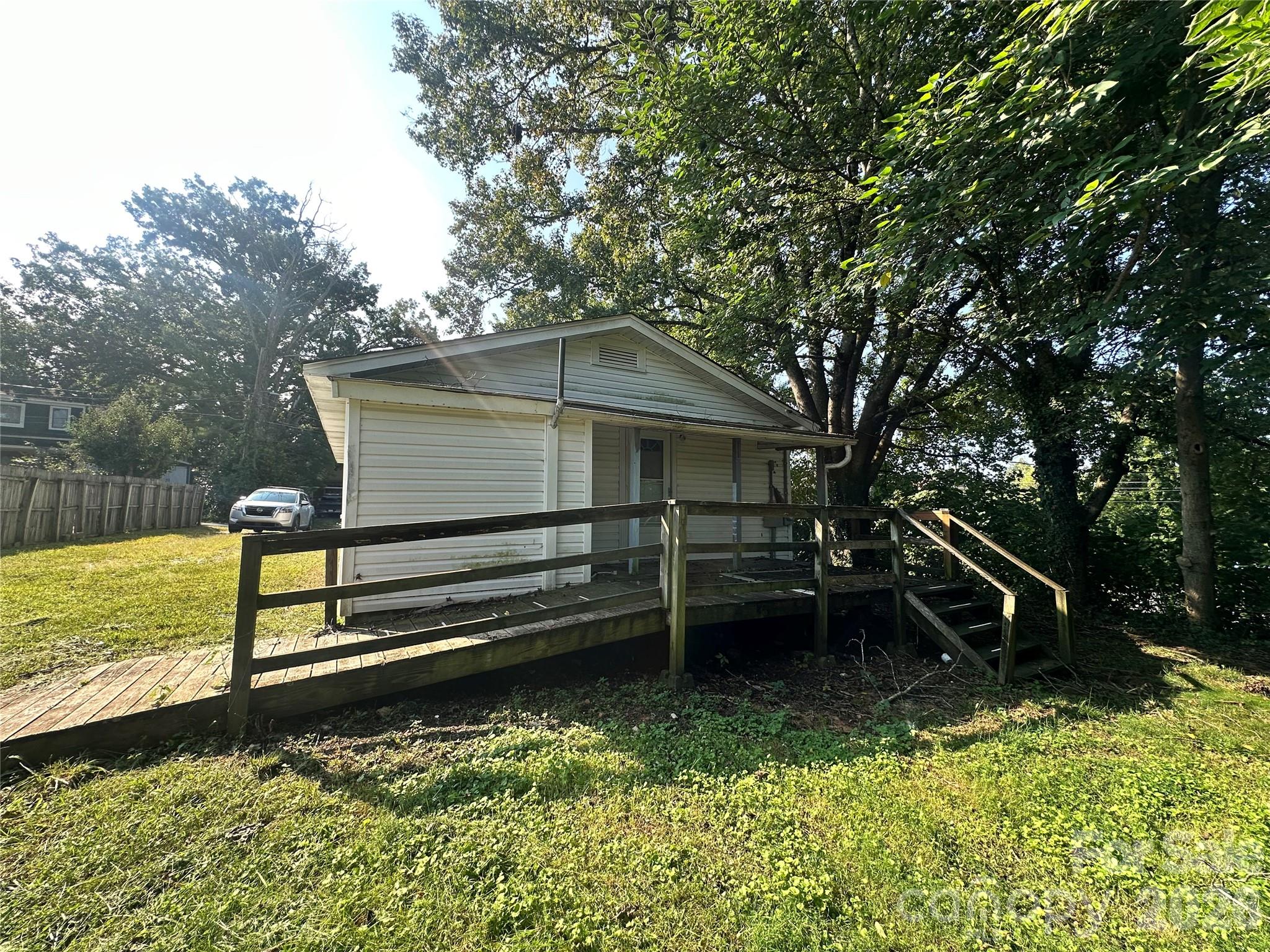 back of house - 901 State Street, Marion