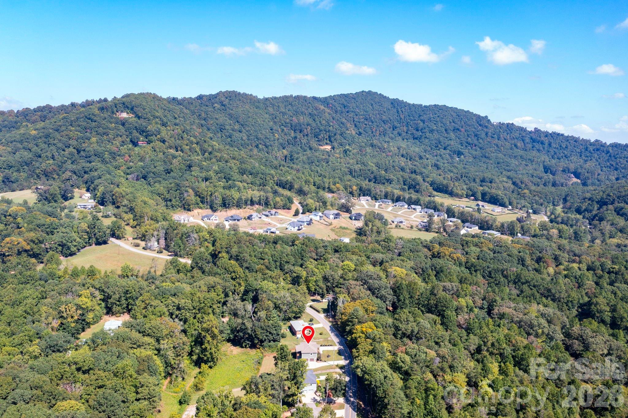 20 minutes to Asheville - 139 Ridge Road, Candler