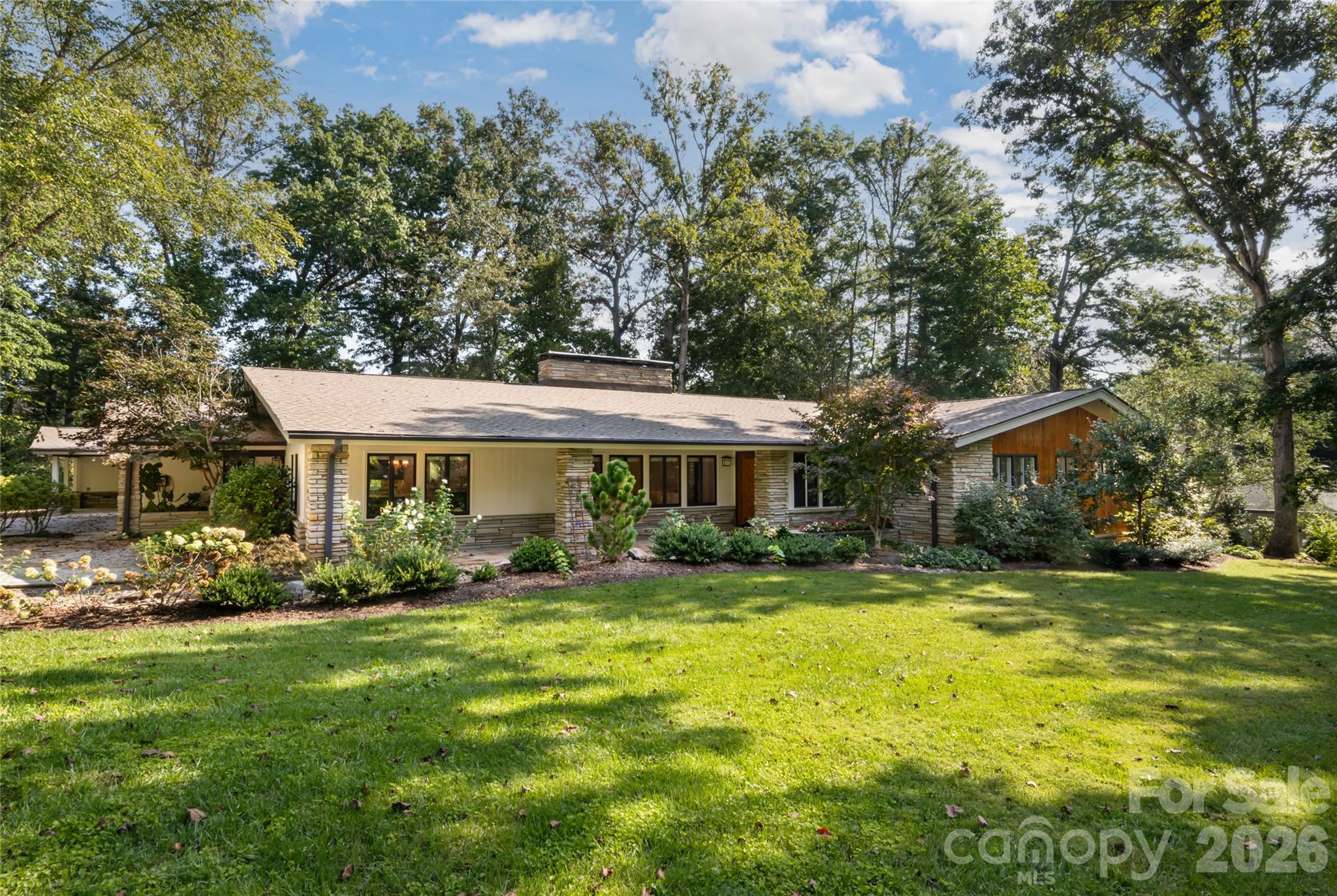 Single Family Residence at 6 Deerfield Road, Asheville, photo 2 of 45