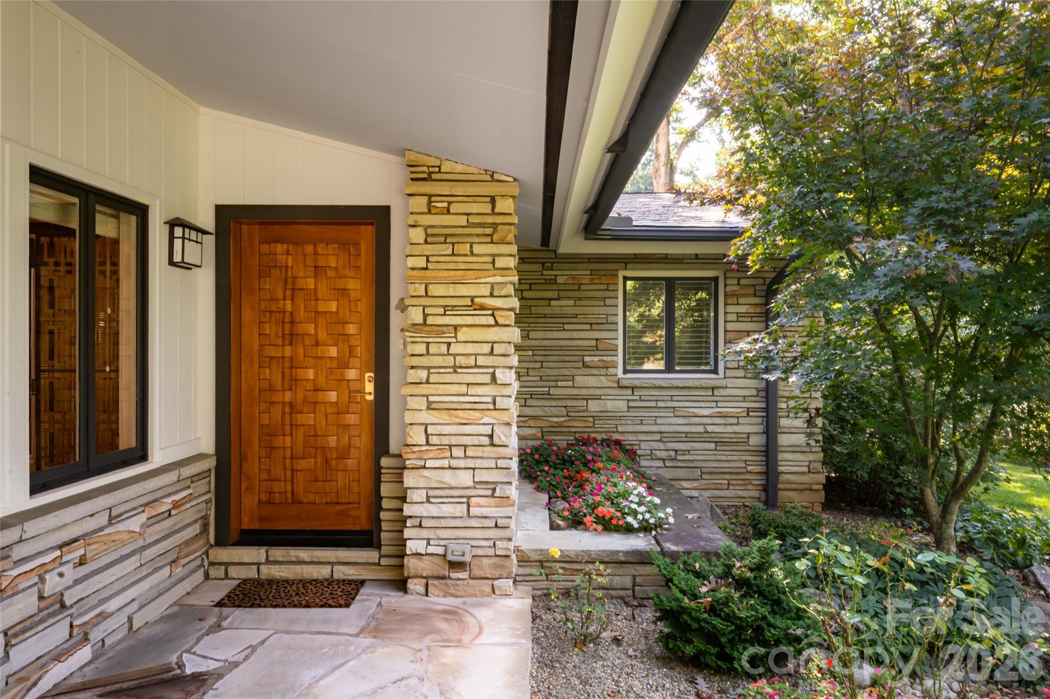 Single Family Residence at 6 Deerfield Road, Asheville, photo 4 of 45