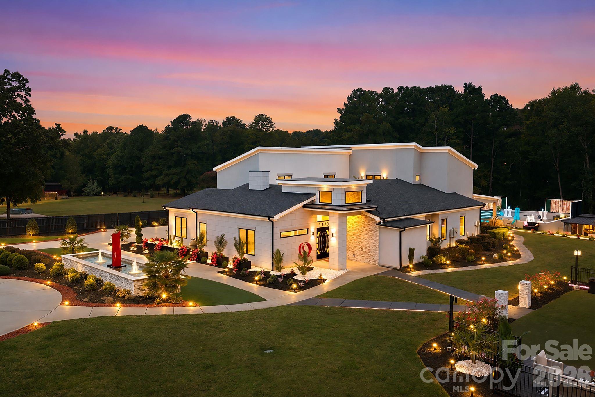 Resort Style Fountain - 15700 Youngblood Road, Charlotte