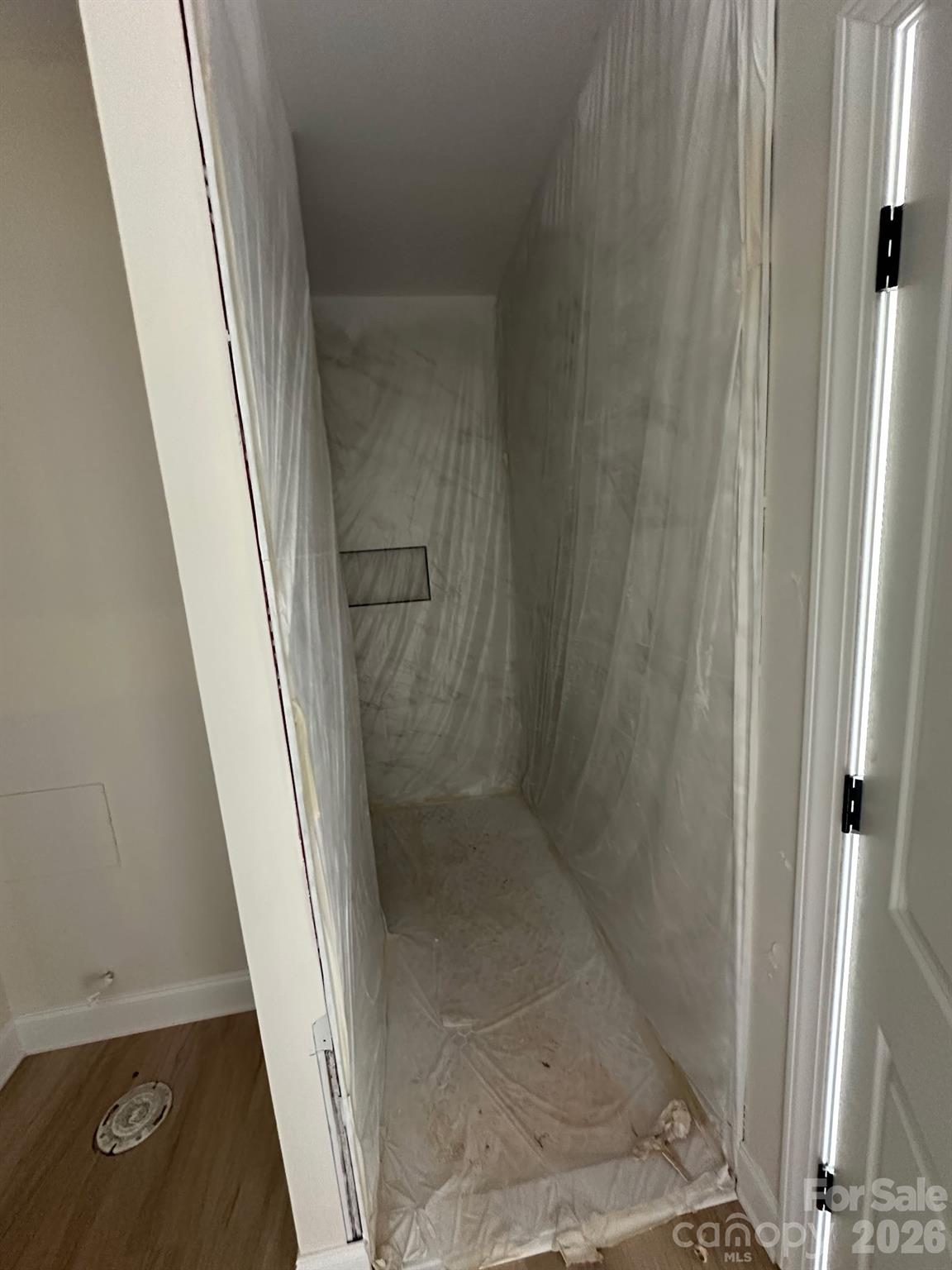 L SHAPE WALK IN TILE SHOWER - 5101 Ridge Street, Shelby