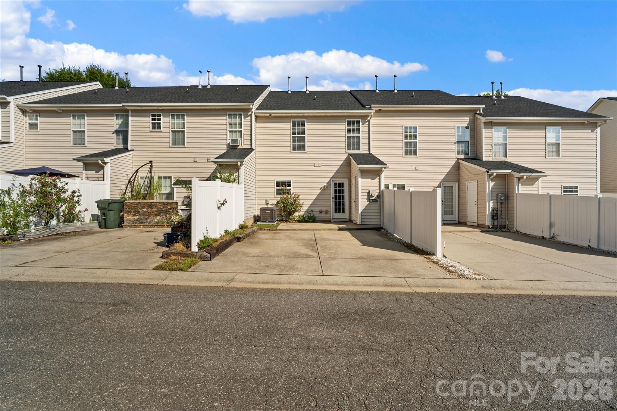 Townhouse at 820 Dillard Road, Rock Hill, photo 40 of 45