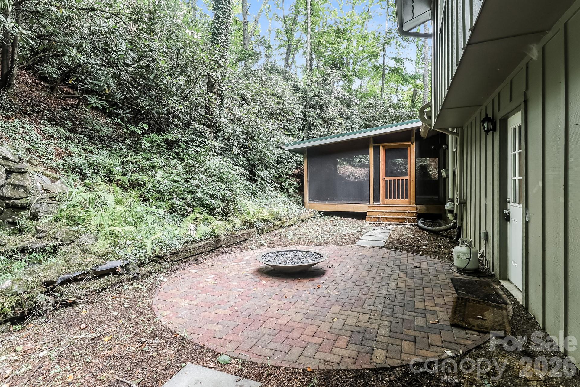 Single Family Residence at 522 Glen Cannon Drive, Pisgah Forest, photo 5 of 18