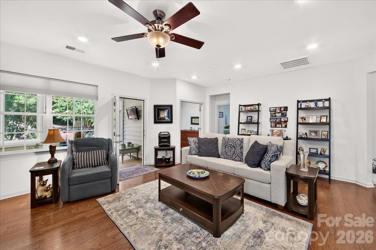 Single Family Residence at 744 Bearcamp Way, Fort Mill, photo 14 of 47