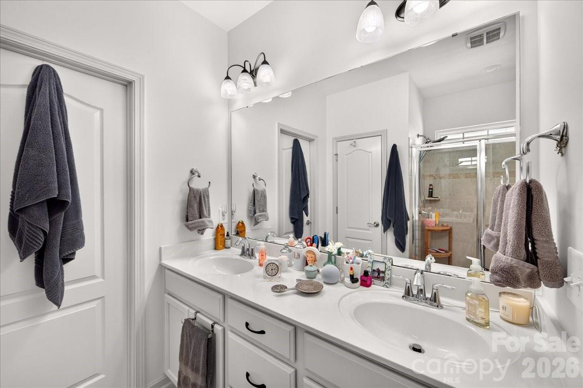 Single Family Residence at 744 Bearcamp Way, Fort Mill, photo 23 of 47