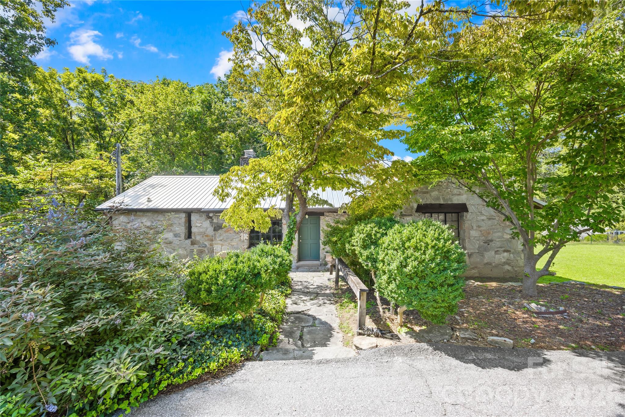 Bed/Breakfast at 85 Pine Crest Lane, Tryon, photo 31 of 46