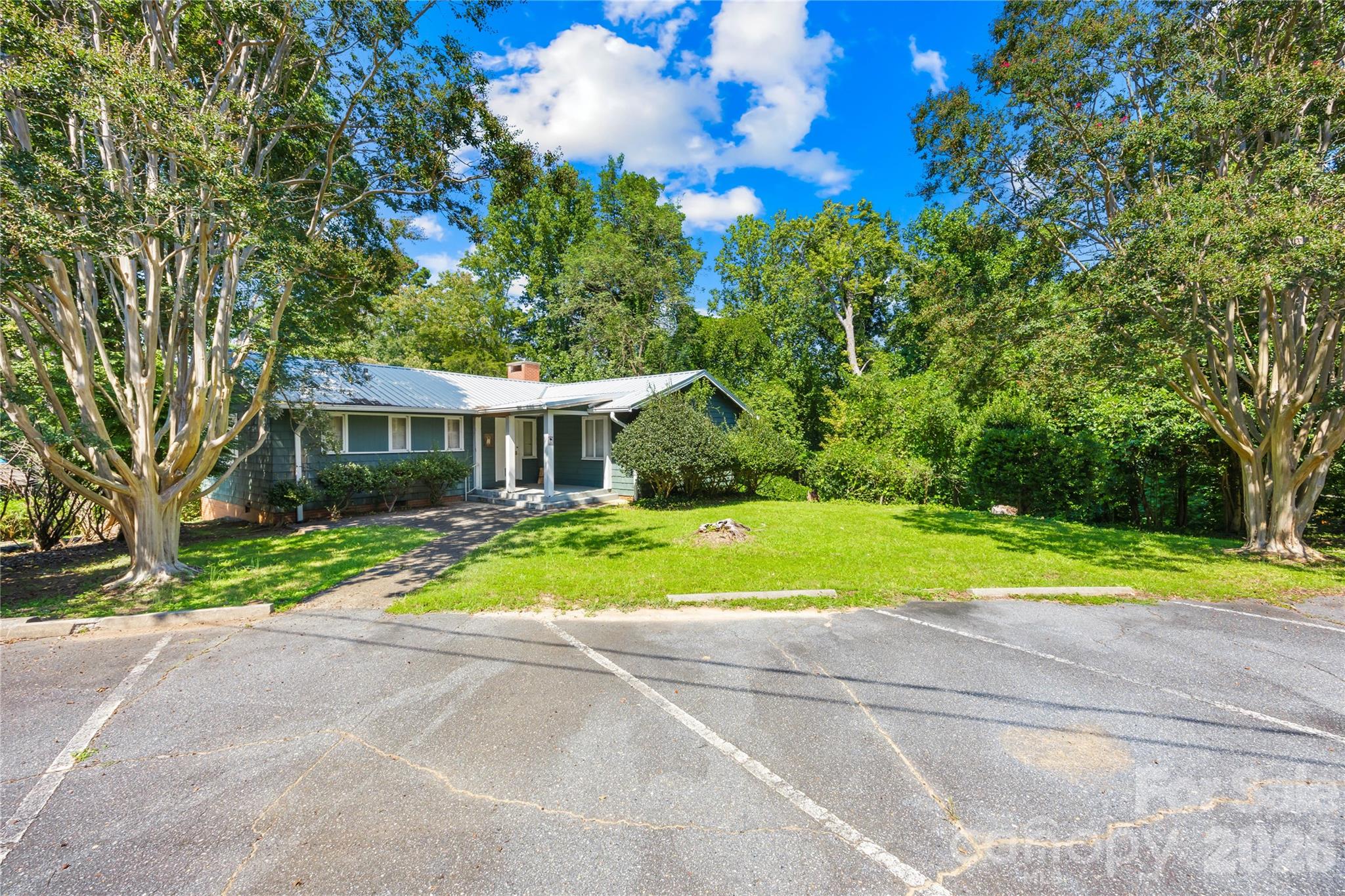 Bed/Breakfast at 85 Pine Crest Lane, Tryon, photo 39 of 46