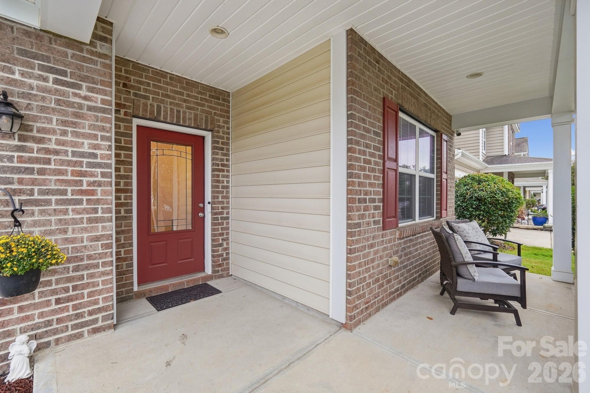 Covered front porch - 2669 Southern Trace Drive, Waxhaw