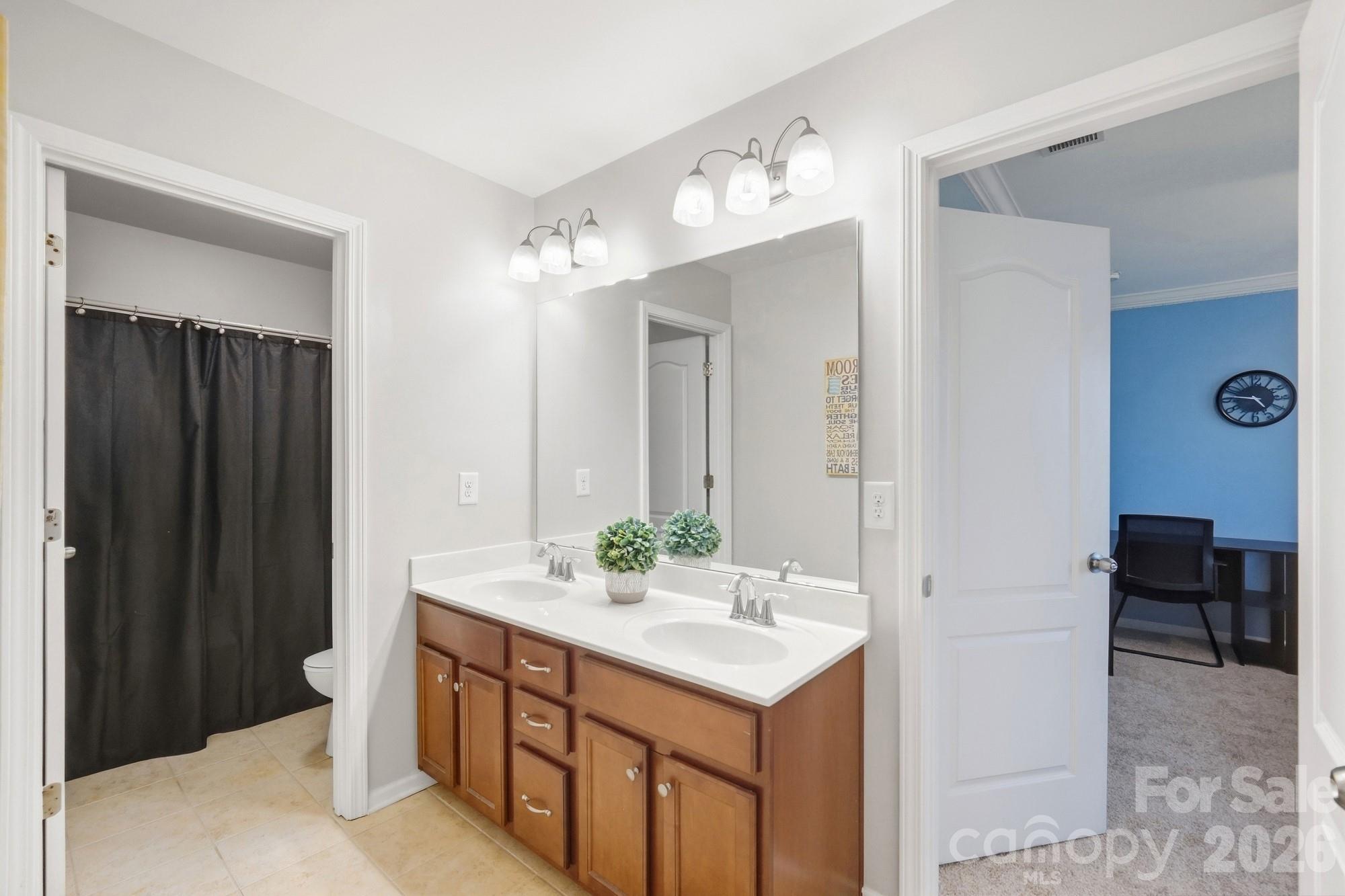 Jack & Jill Bath 2 - 2669 Southern Trace Drive, Waxhaw