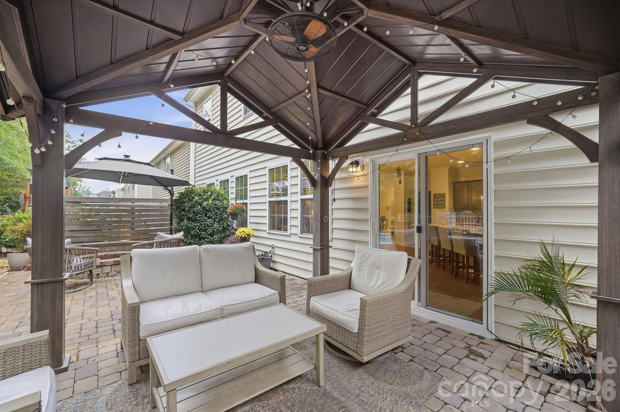 Covered pergola to convey - 2669 Southern Trace Drive, Waxhaw