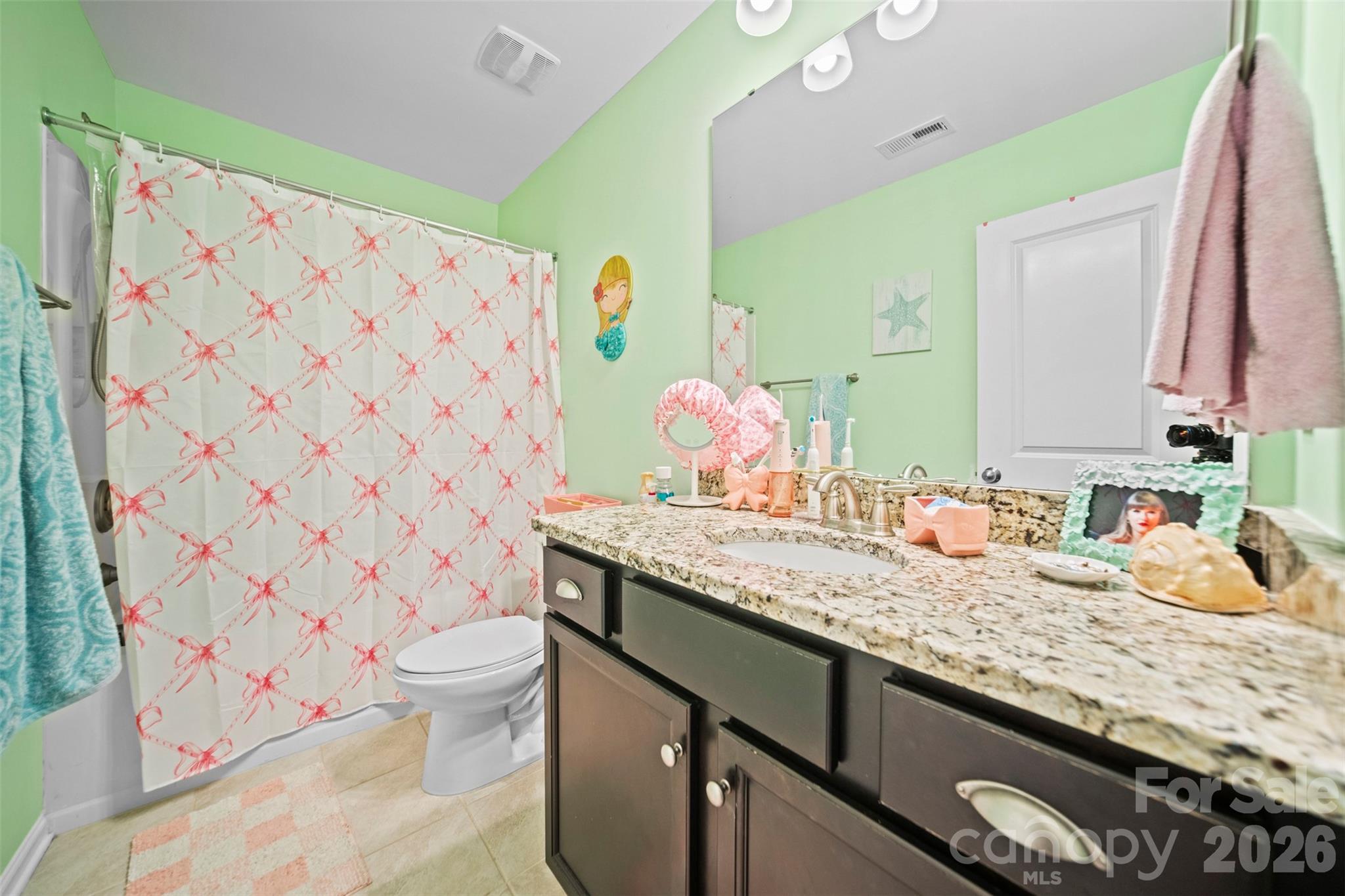 Single Family Residence at 2365 Seagull Drive, Denver, photo 18 of 23