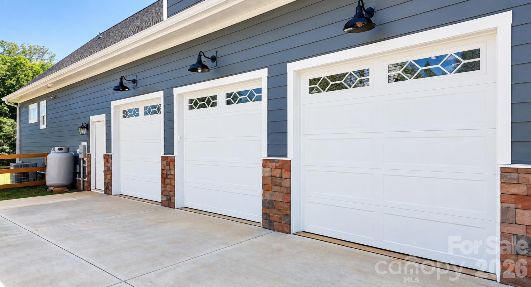 Single Family Residence at 395 New Salem Road, Statesville, photo 2 of 41