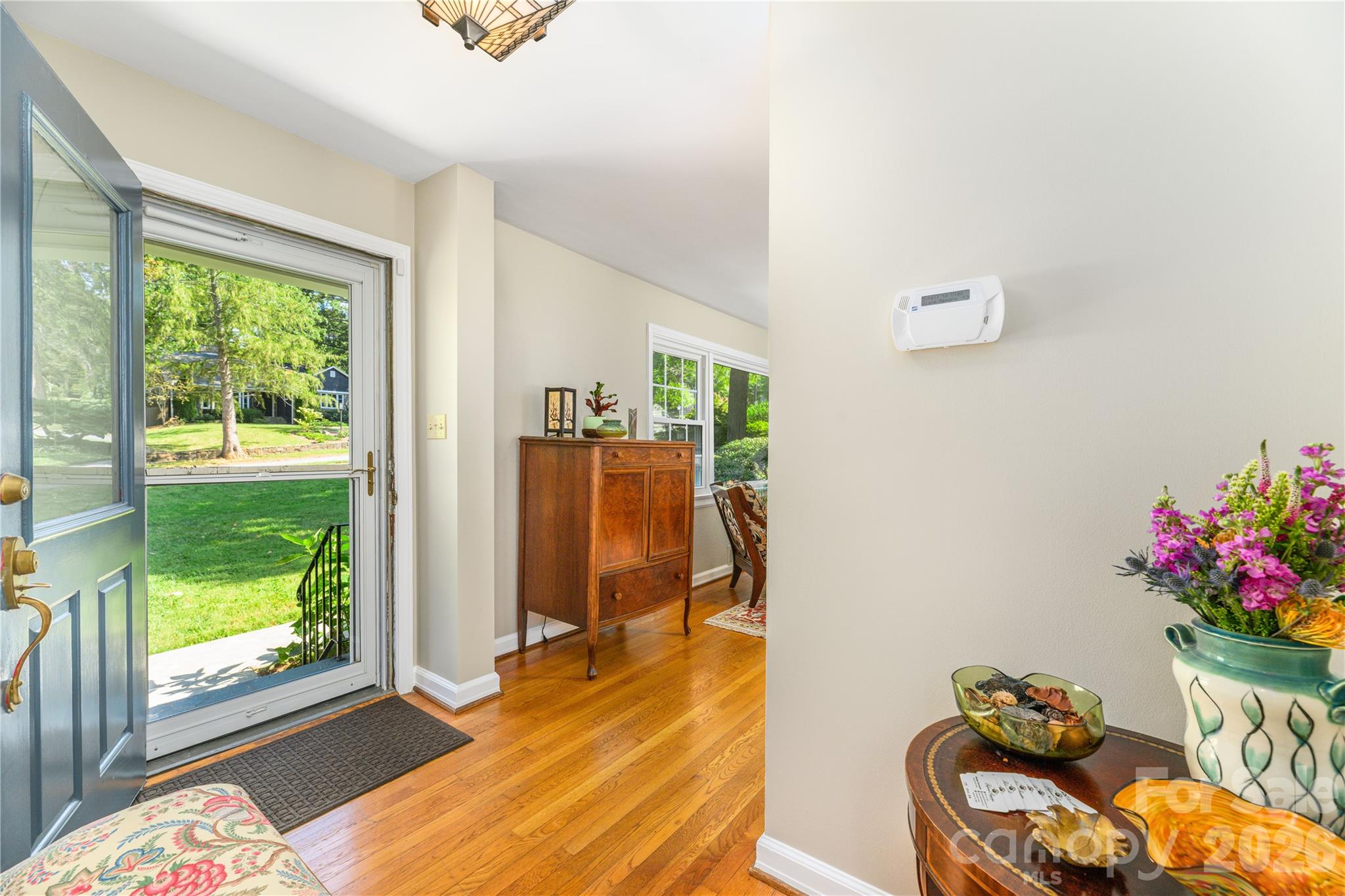 Inviting foyer. - 111 Gracelyn Road, Asheville