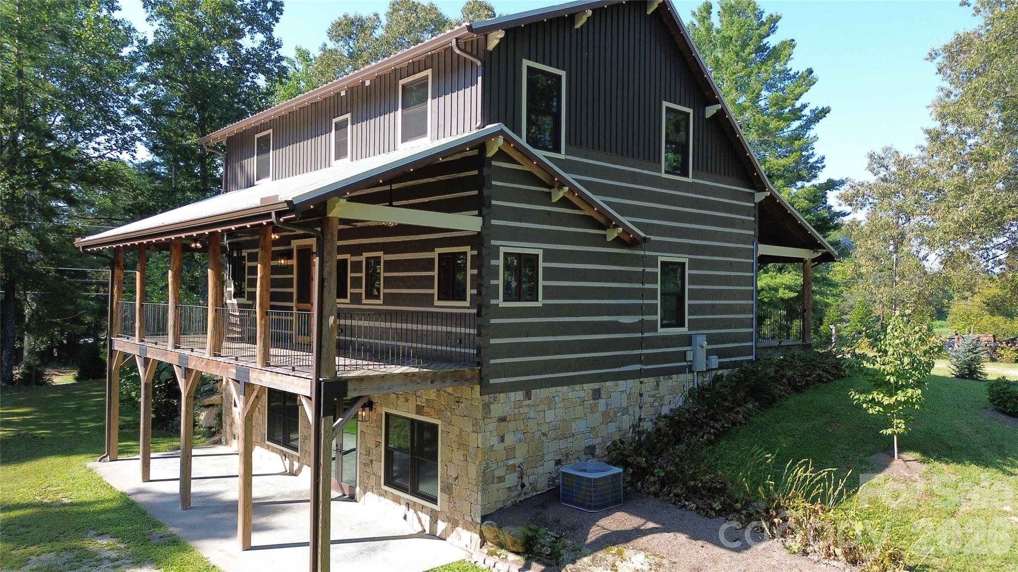Single Family Residence at 10 Black Bear Valley Drive, Hendersonville, photo 29 of 33