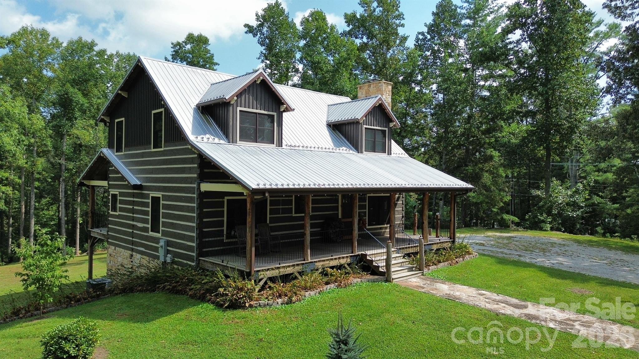 Single Family Residence at 10 Black Bear Valley Drive, Hendersonville, photo 31 of 33