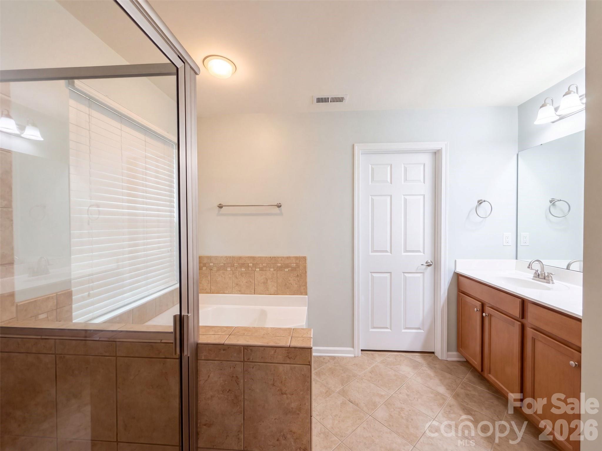 Single Family Residence at 4018 Harmattan Drive, Denver, photo 12 of 23