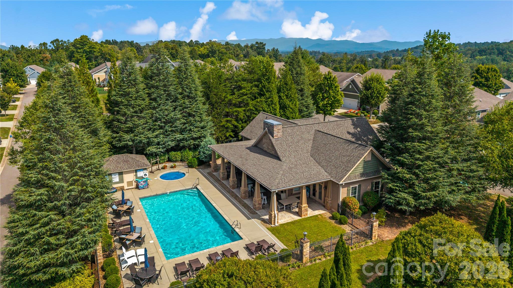 Clubhouse with pool/hot tub... also kitchen, pool table, and gathering area with fireplace - 27 Dreambird Drive, Leicester