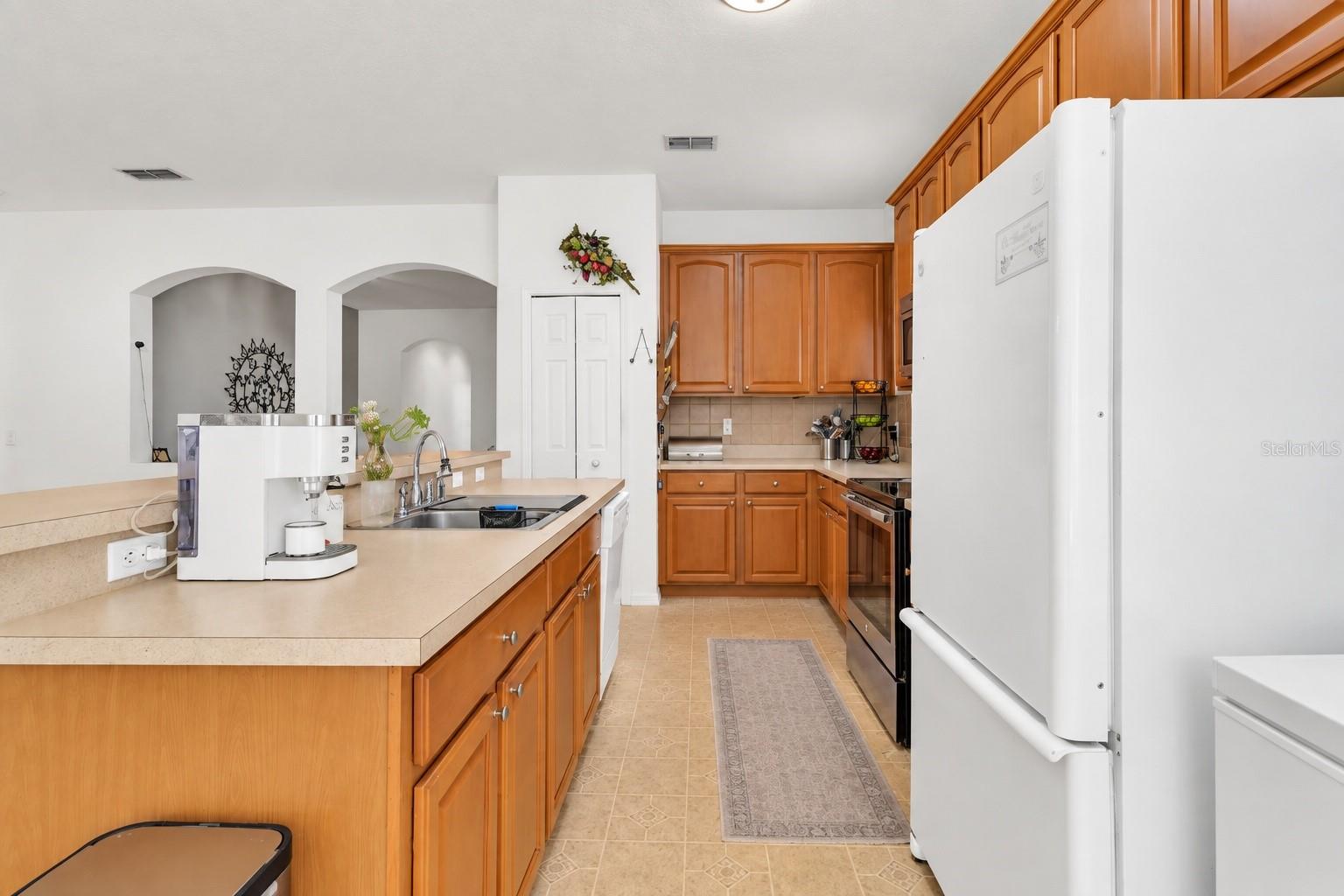 Single Family Residence at 13738 EDEN ISLE BLVD, WINDERMERE, photo 5 of 47