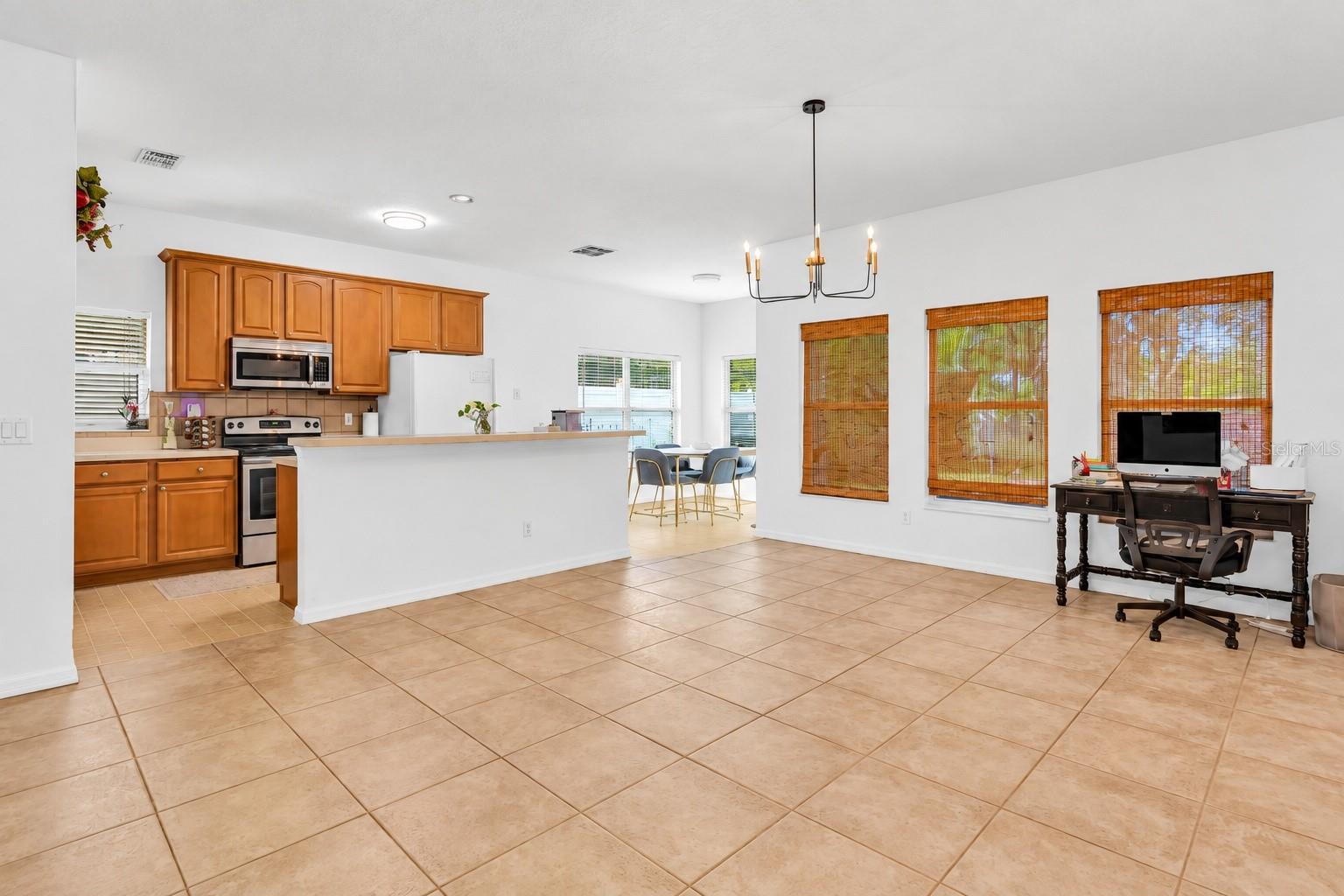 Single Family Residence at 13738 EDEN ISLE BLVD, WINDERMERE, photo 9 of 47