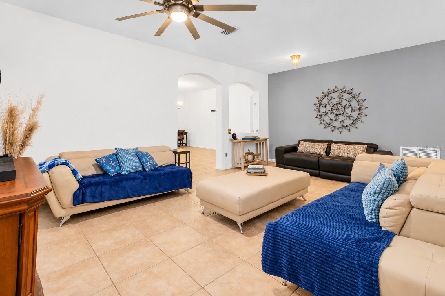 Single Family Residence at 13738 EDEN ISLE BLVD, WINDERMERE, photo 26 of 47
