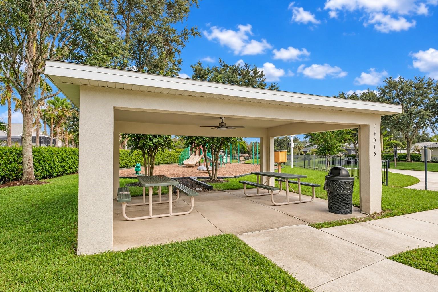 Single Family Residence at 13738 EDEN ISLE BLVD, WINDERMERE, photo 40 of 47