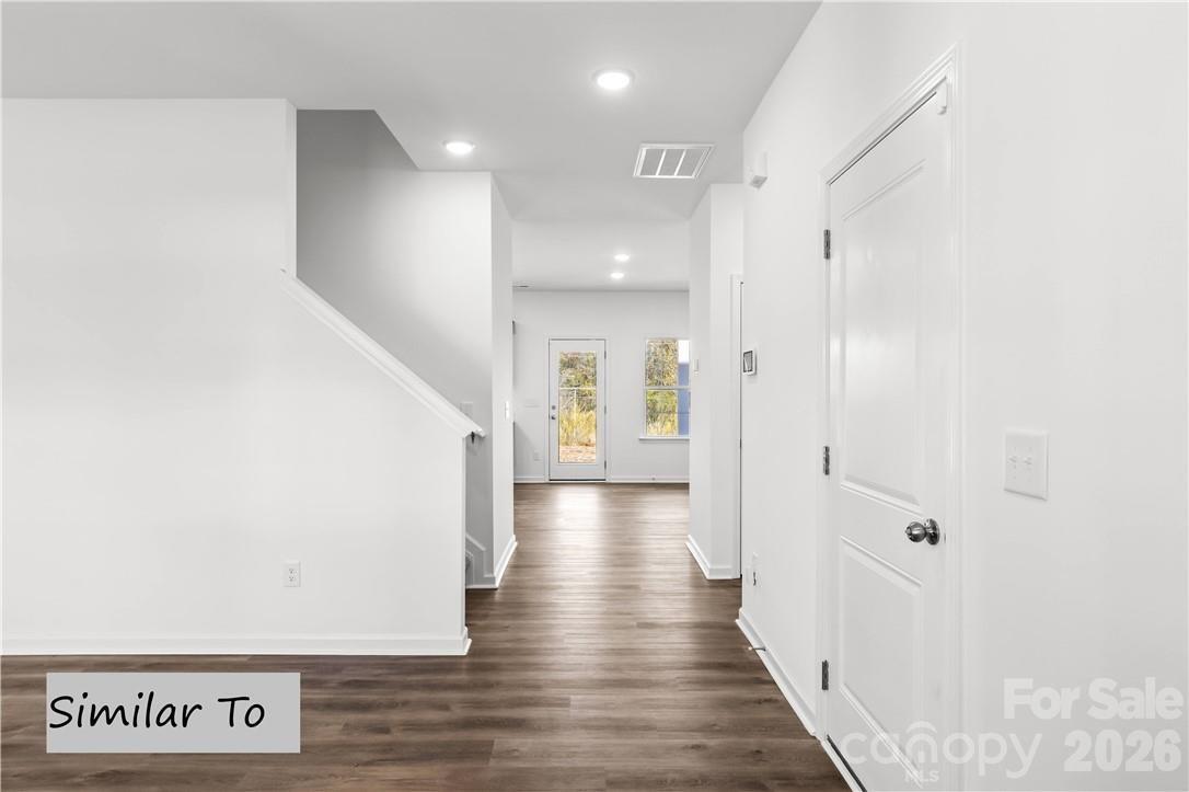 Single Family Residence at 331 Waylon Court, Lexington, photo 9 of 12