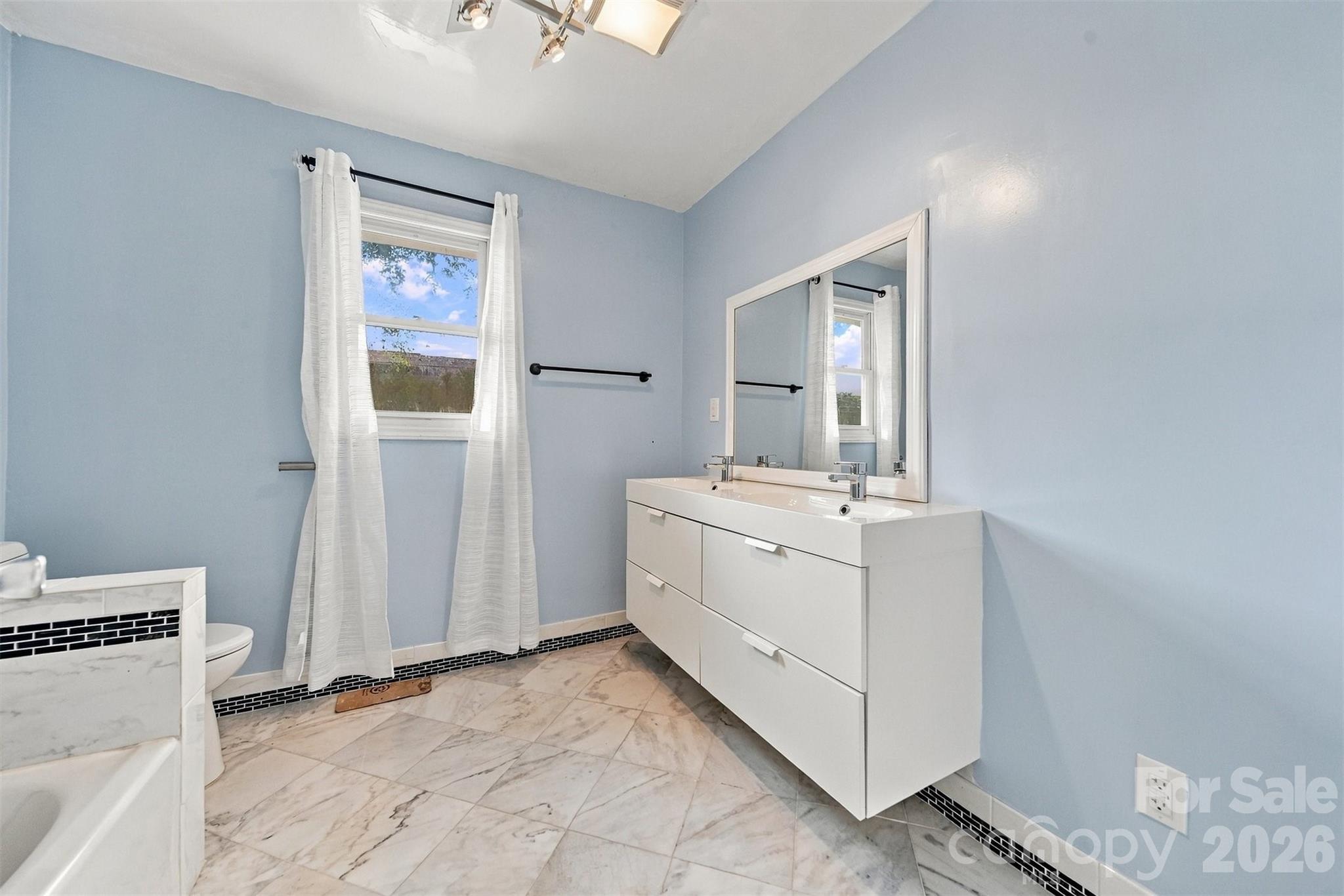 Single Family Residence at 861 8th Street Place SE, Hickory, photo 14 of 31