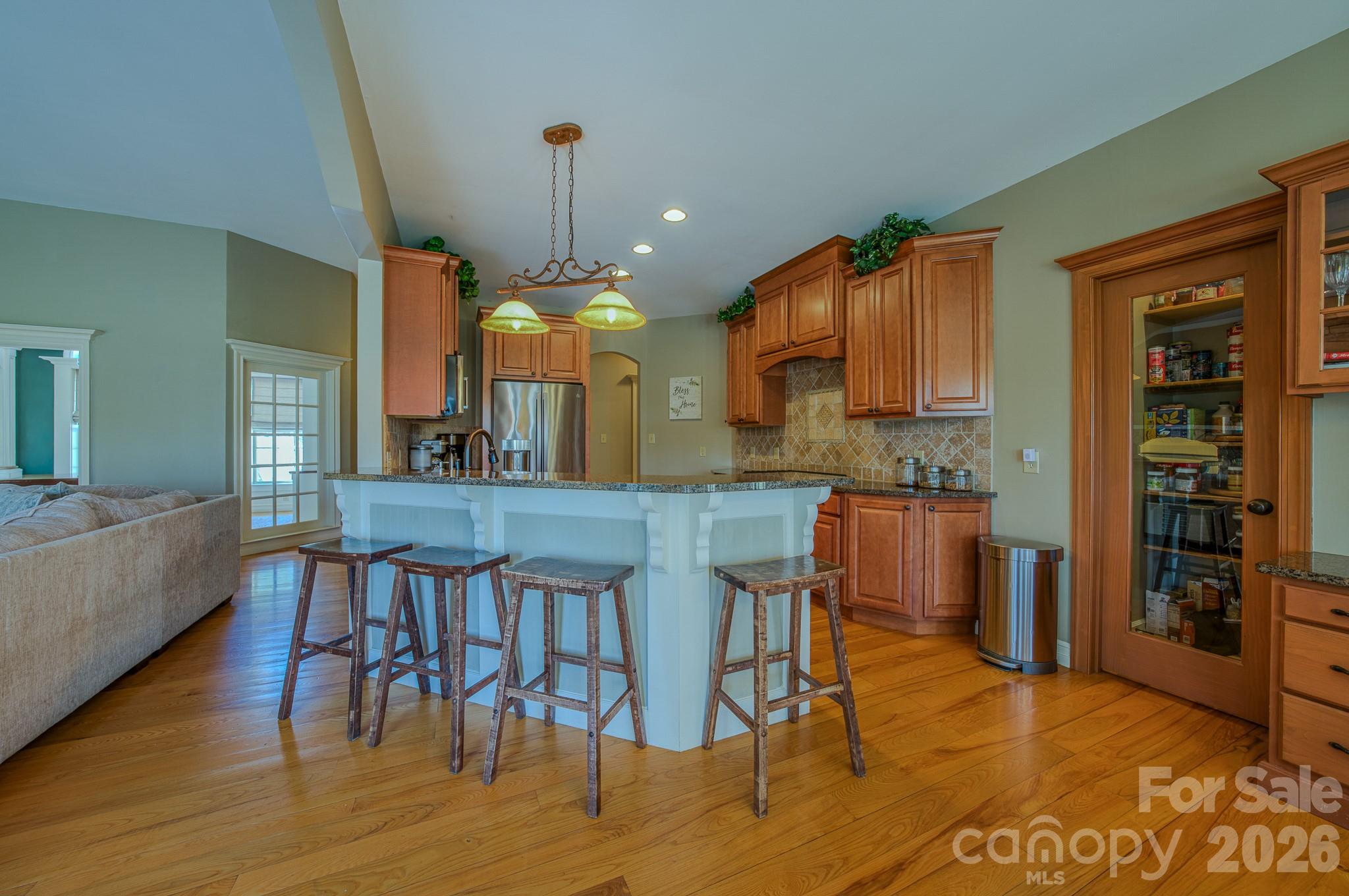Breakfast Bar - 3975 Plantation Drive, Morganton