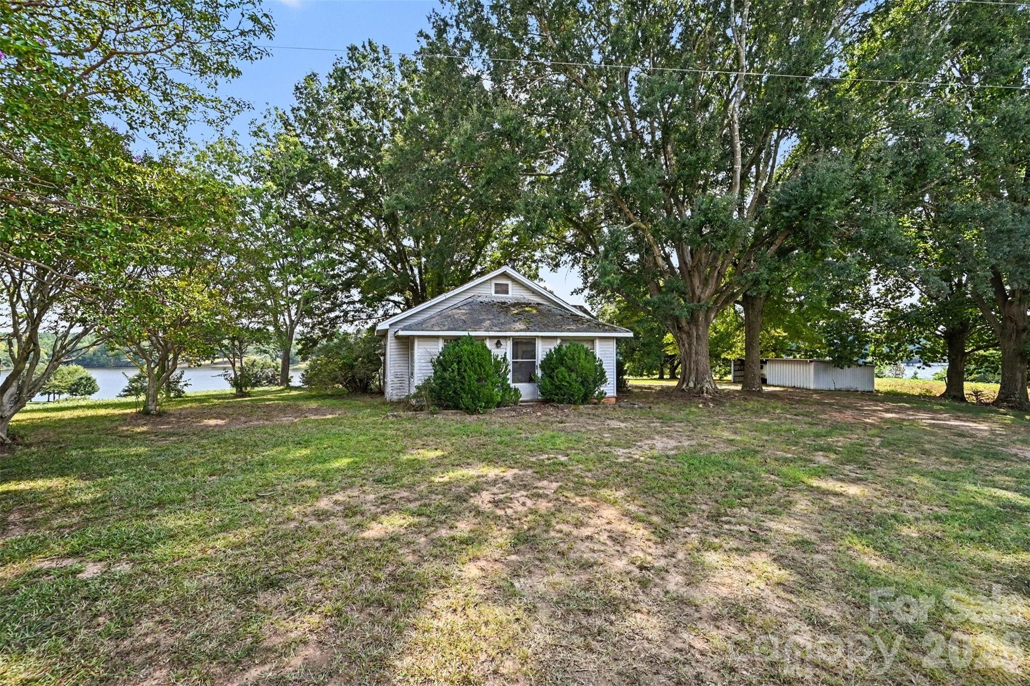 Single Family Residence at 1448 Tomberlin Road, Monroe, photo 5 of 23