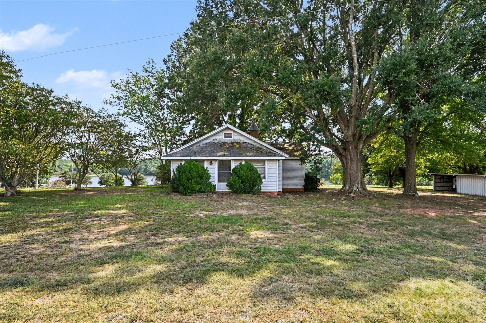 Single Family Residence at 1448 Tomberlin Road, Monroe, photo 6 of 23