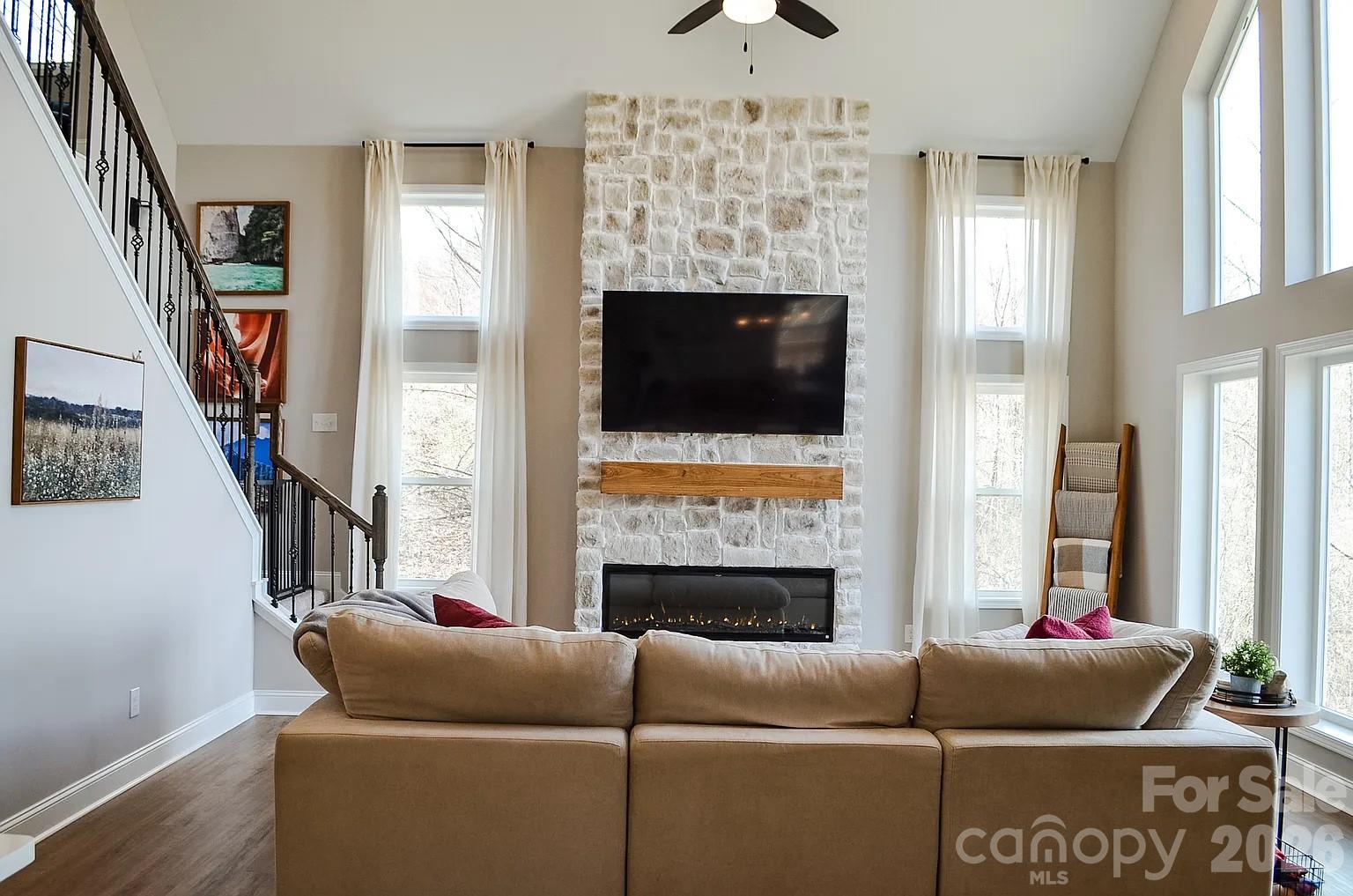 Single Family Residence at 71 View Ridge Parkway, Leicester, photo 6 of 32