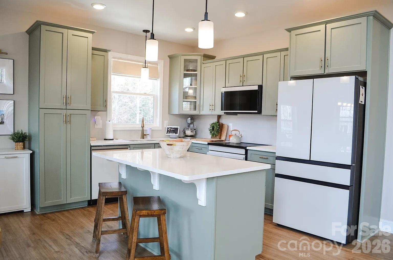 Single Family Residence at 71 View Ridge Parkway, Leicester, photo 9 of 32