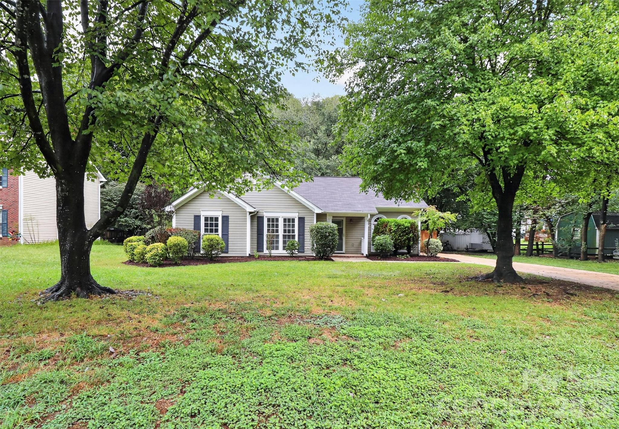 Single Family Residence at 12538 Levins Hall Road, Huntersville, photo 3 of 37