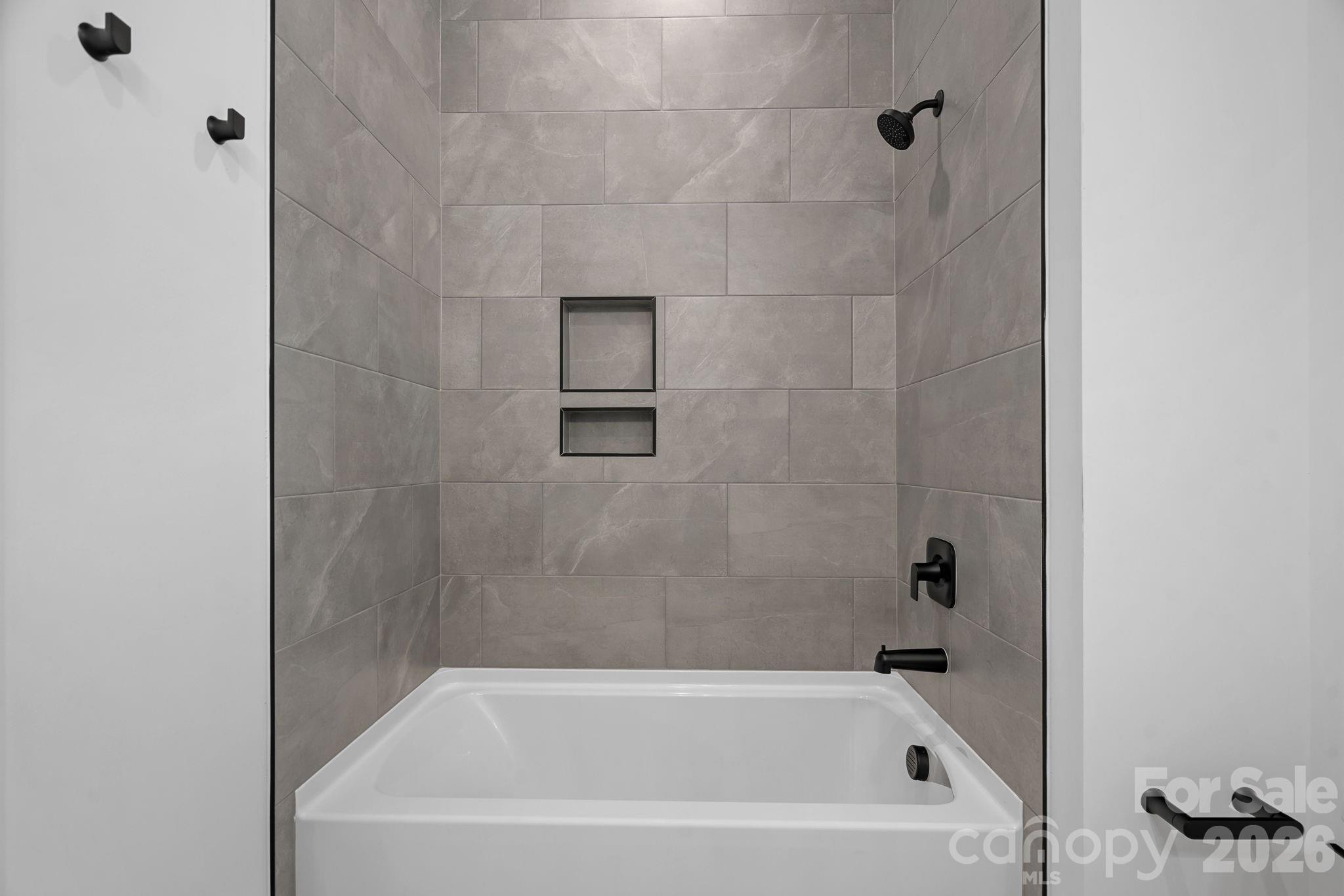 Upper level Full Bathroom #3 - 4477 Splash Trail, Sherrills Ford