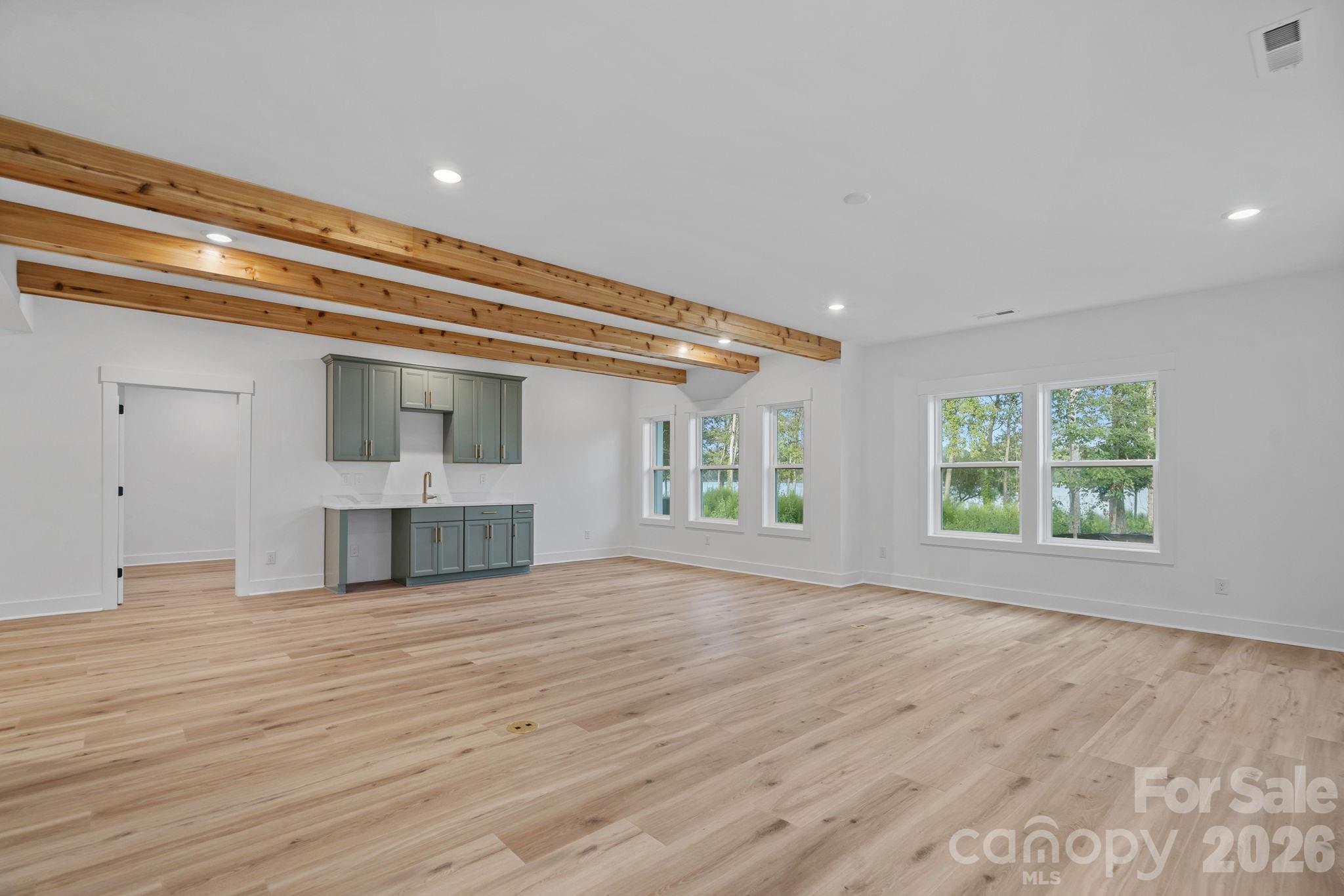 Basement Recreation Room with Wet Bar and walkout access - 4477 Splash Trail, Sherrills Ford