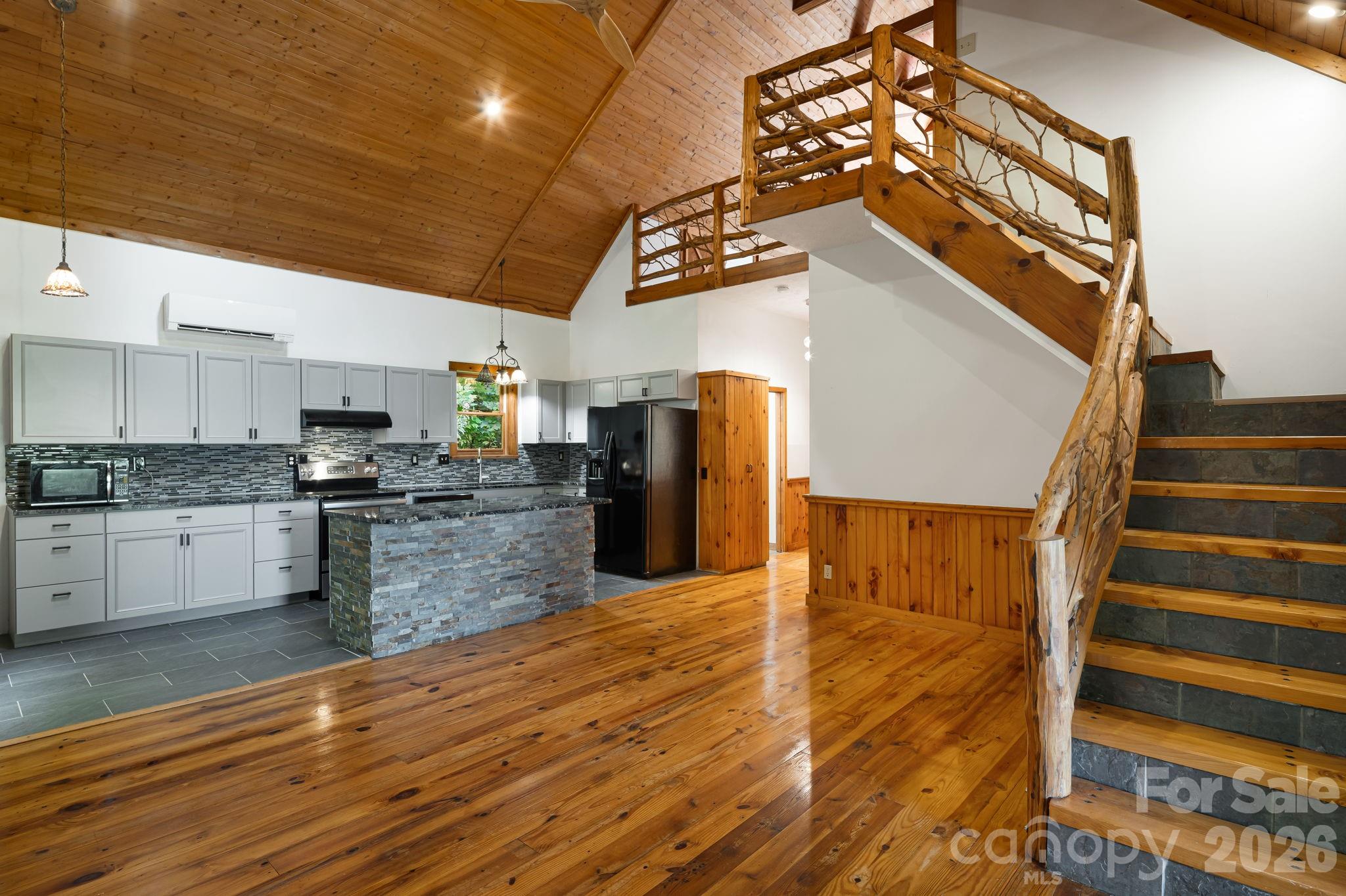 Single Family Residence at 125 Hyacinth Drive, Clyde, photo 13 of 27