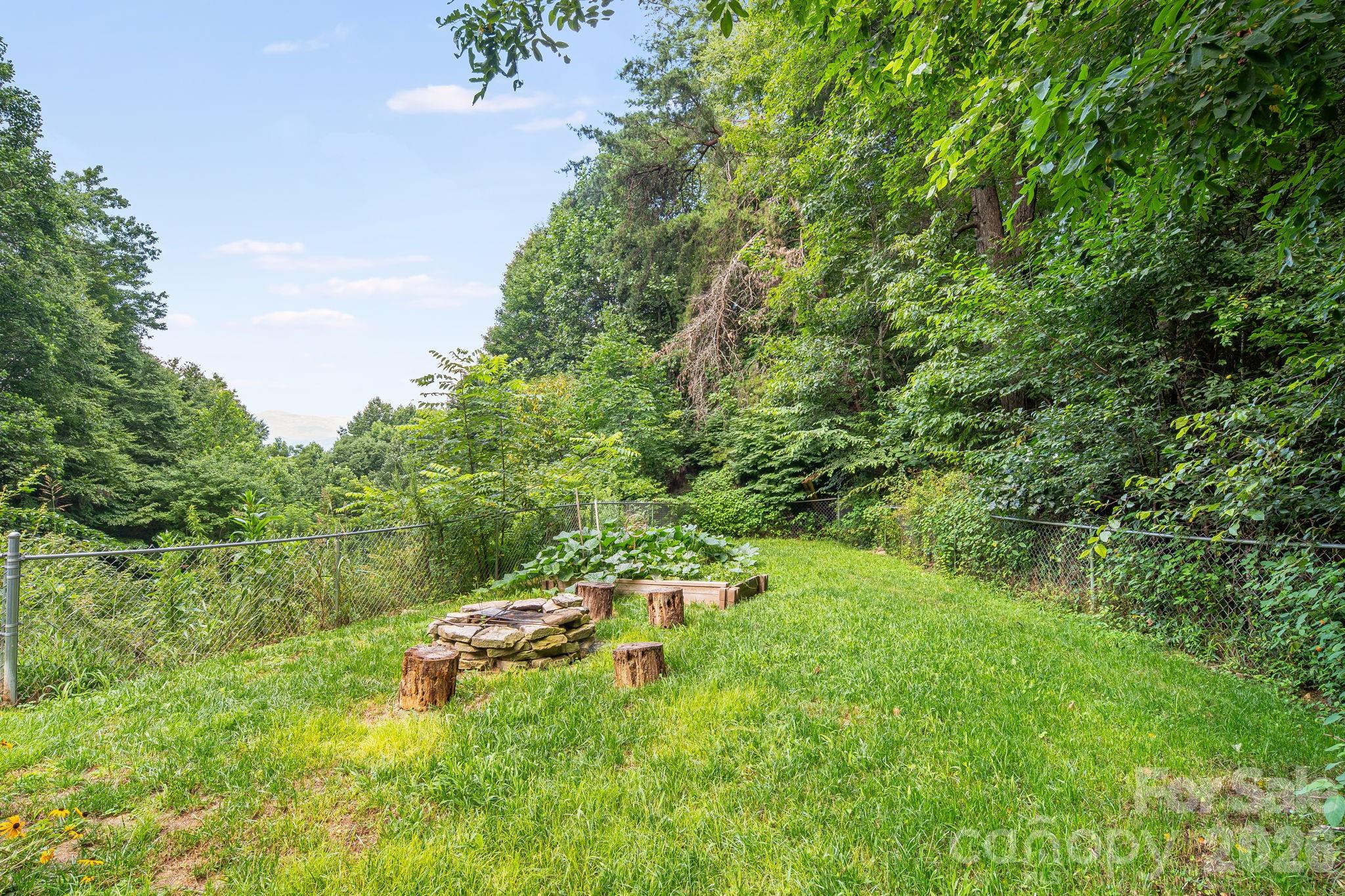Single Family Residence at 125 Hyacinth Drive, Clyde, photo 26 of 27