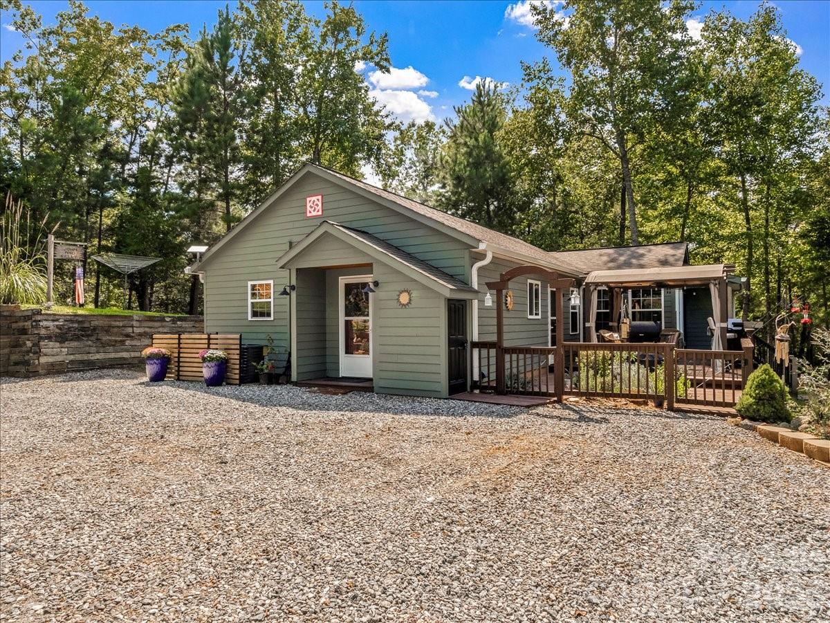 Single Family Residence at 4895 Hudlow Road, Union Mills, photo 2 of 48