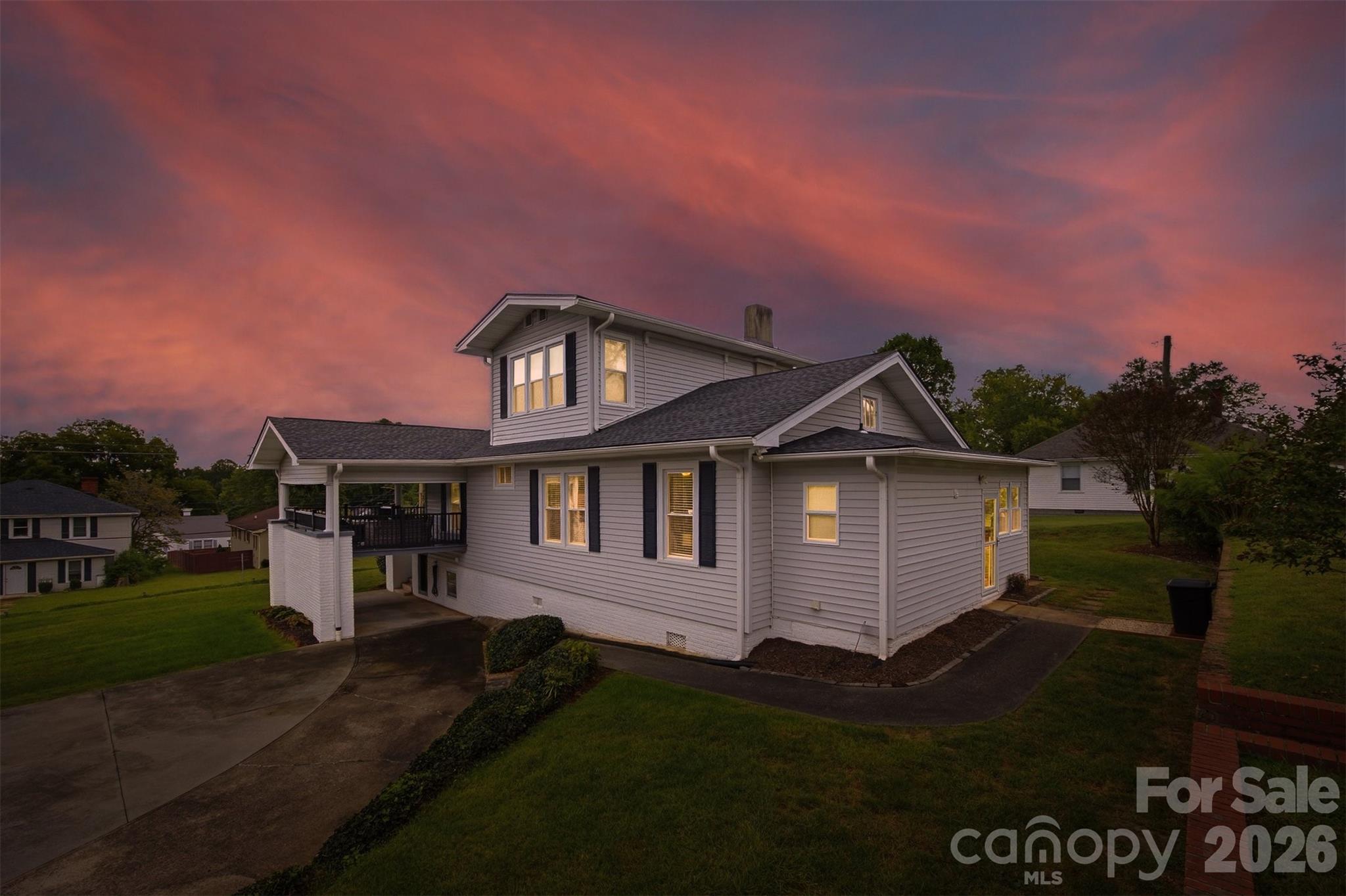 Virtual Twilight - 110 Burkemont Avenue, Morganton