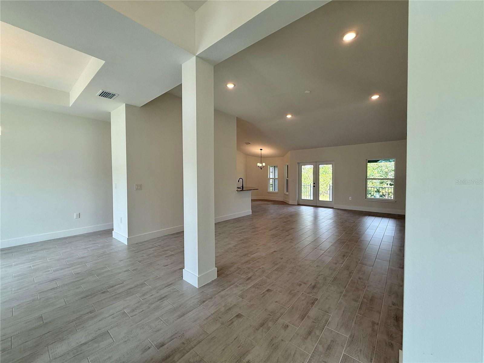 Single Family Residence at 15585 ALDAMA CIR, PORT CHARLOTTE, photo 4 of 25