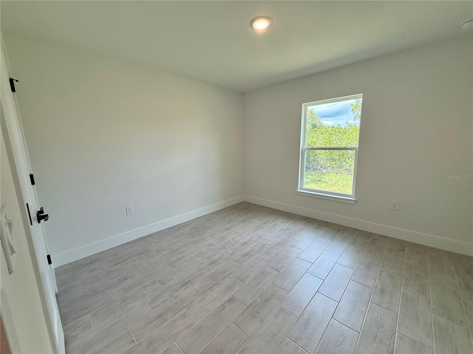 Single Family Residence at 15585 ALDAMA CIR, PORT CHARLOTTE, photo 15 of 25