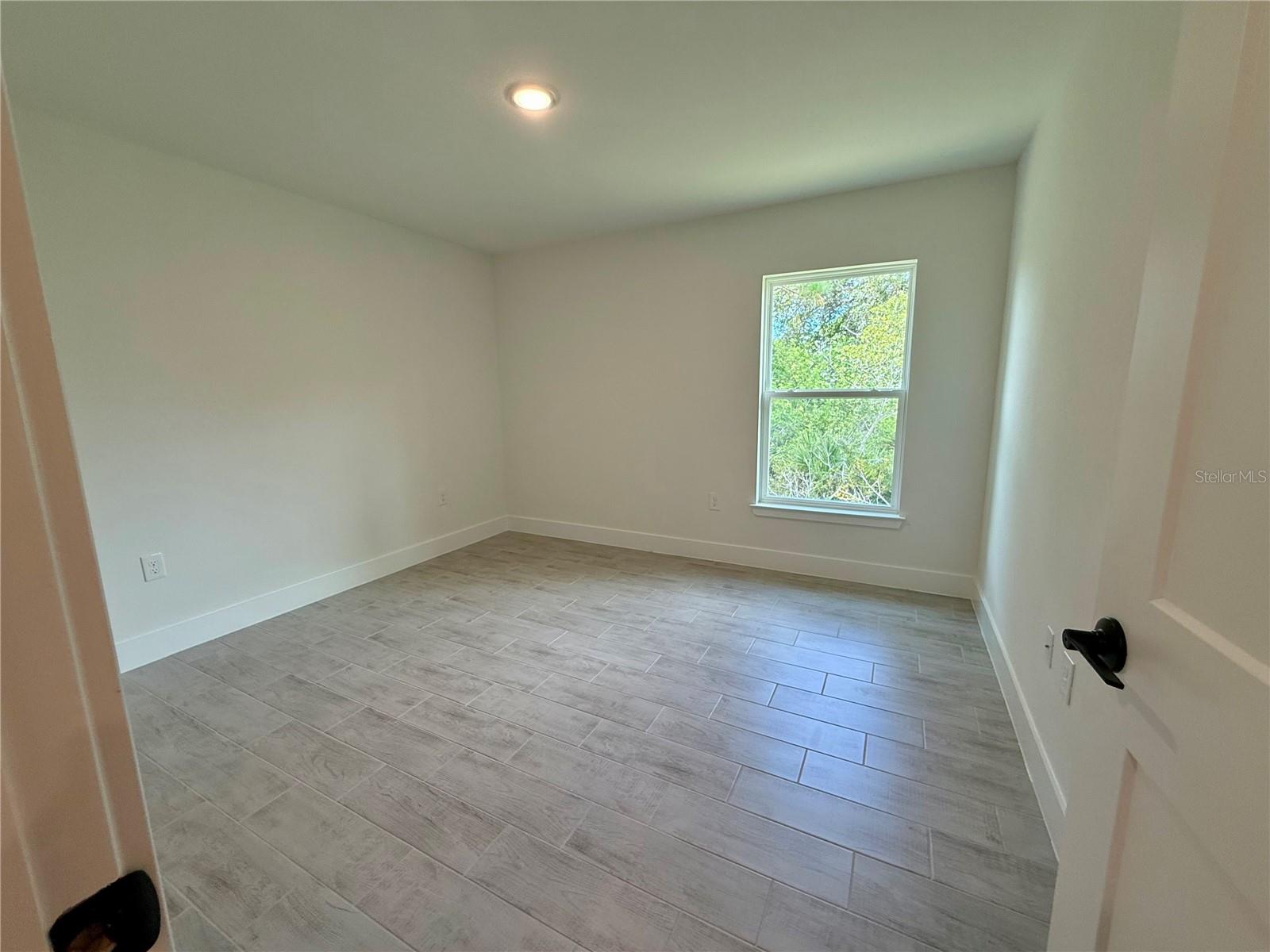 Single Family Residence at 15585 ALDAMA CIR, PORT CHARLOTTE, photo 16 of 25